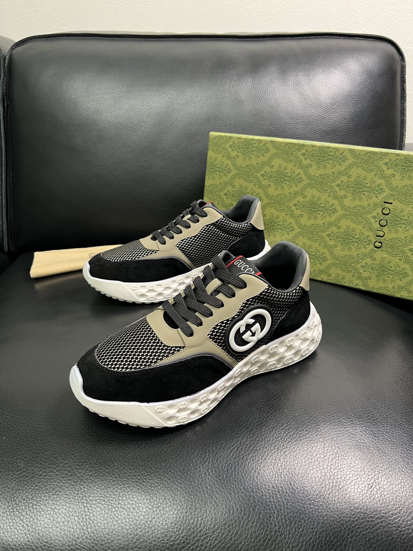 Gucci 顶级代购 古奇 专柜同步 原厂配置意大利进口牛皮搭配网布面料，高品质拼接复杂工艺，进口牛皮内