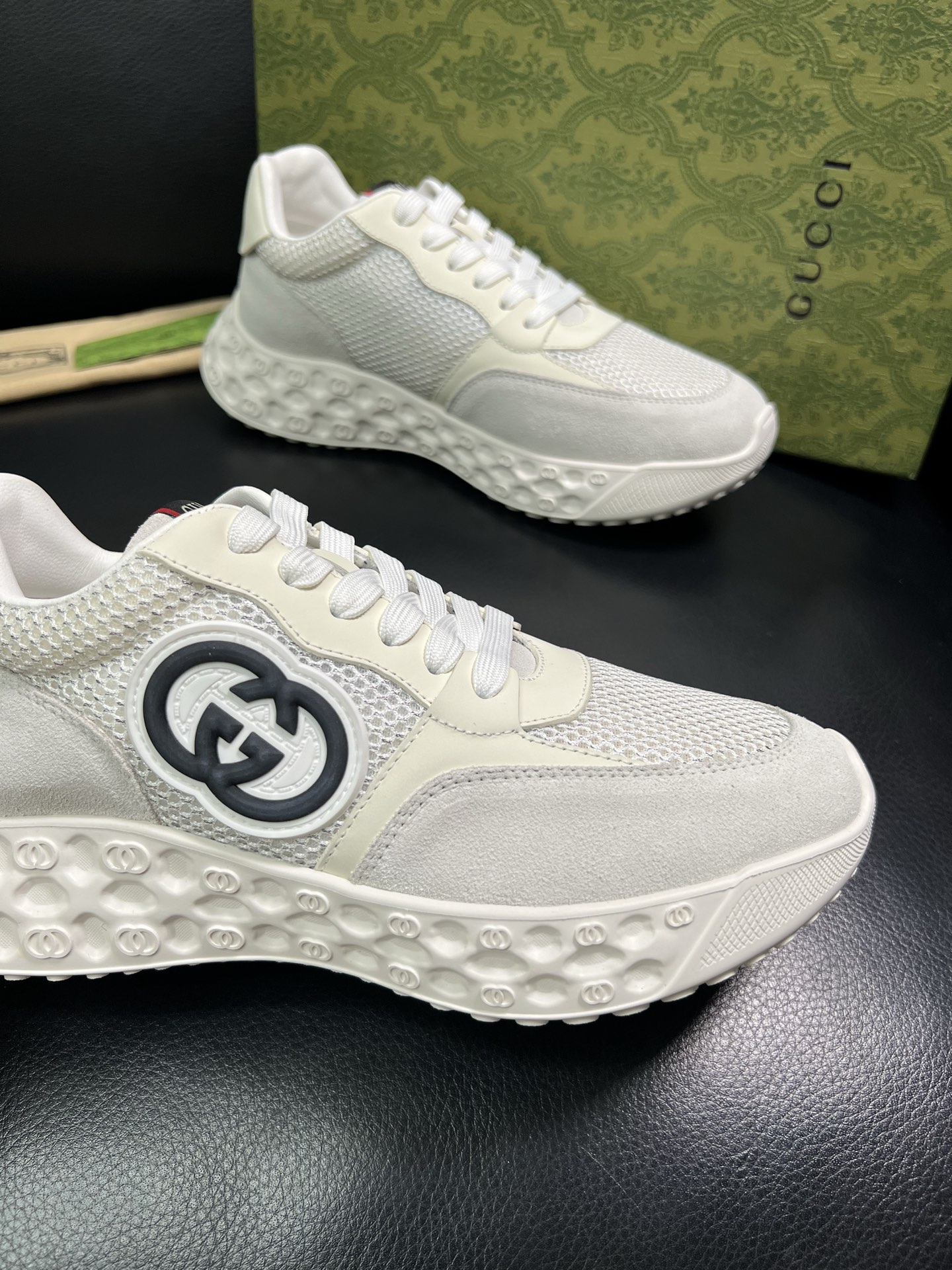 Gucci 顶级代购 古奇 专柜同步 原厂配置意大利进口牛皮搭配网布面料，高品质拼接复杂工艺，进口牛皮内