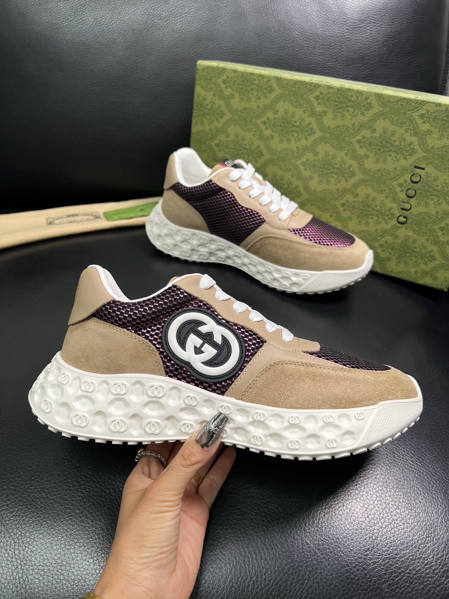Gucci 顶级代购 古奇 专柜同步 原厂配置意大利进口牛皮搭配网布面料，高品质拼接复杂工艺，进口牛皮内