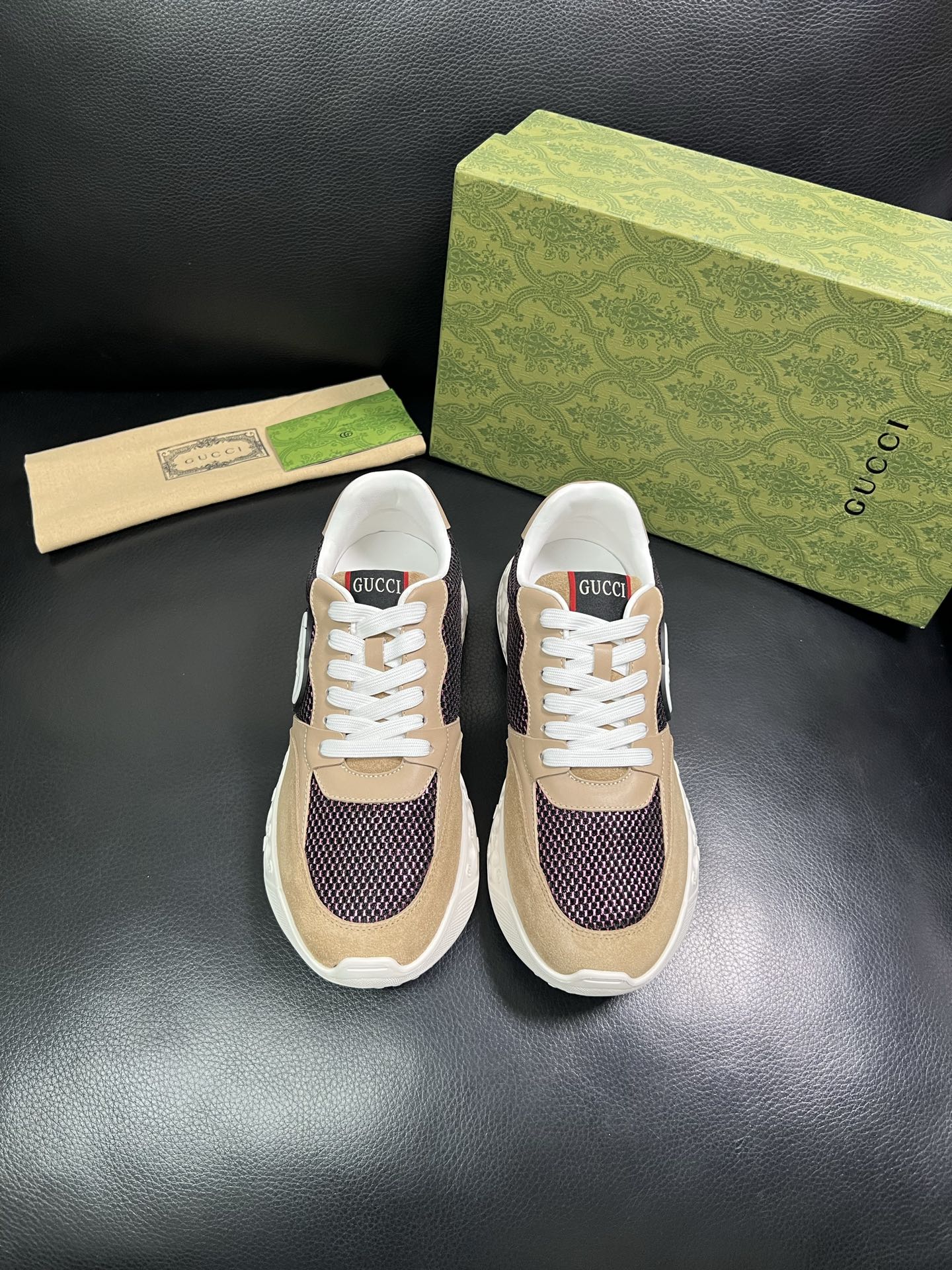 Gucci 顶级代购 古奇 专柜同步 原厂配置意大利进口牛皮搭配网布面料，高品质拼接复杂工艺，进口牛皮内