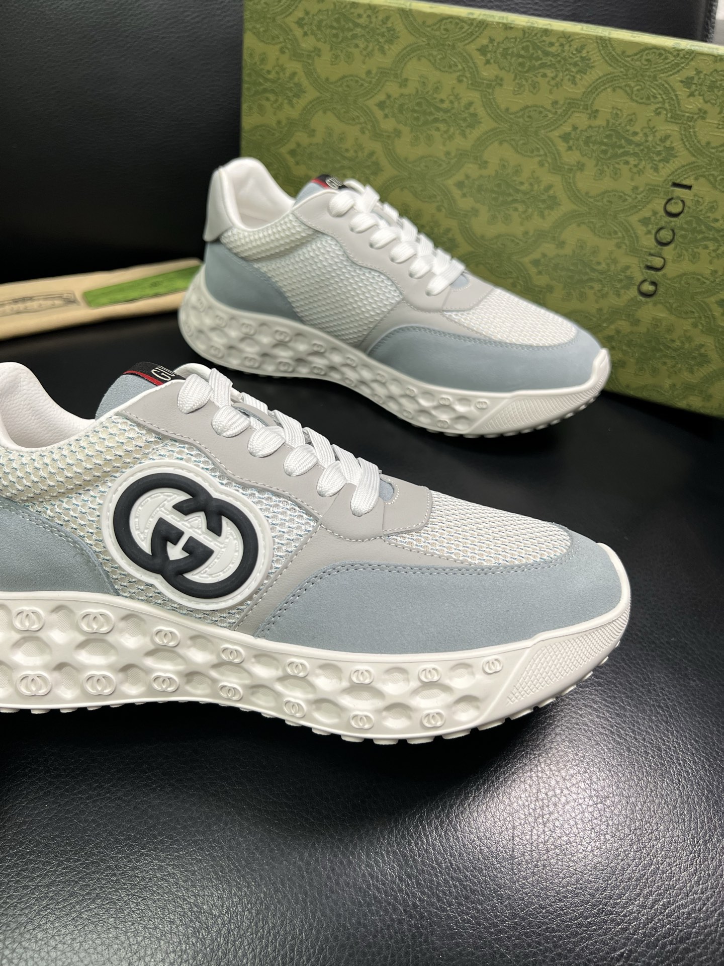 Gucci 顶级代购 古奇 专柜同步 原厂配置意大利进口牛皮搭配网布面料，高品质拼接复杂工艺，进口牛皮内
