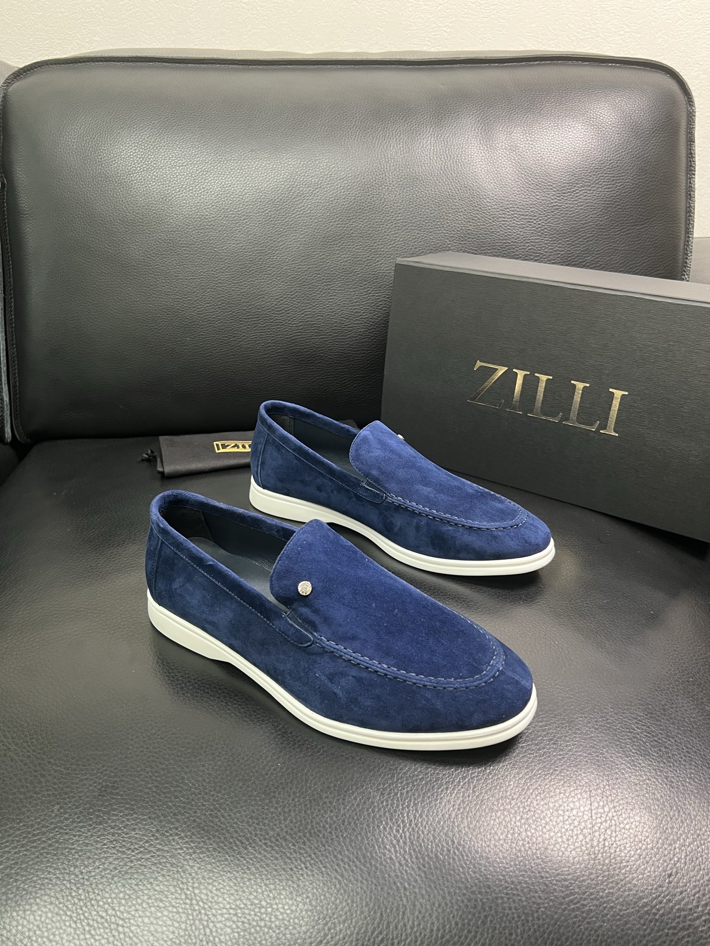 ZILLI 顶级代购 专柜同步发售原厂配置，意大利进口原版牛皮面料，进口水染牛里 ，鞋底：原厂特供原版底