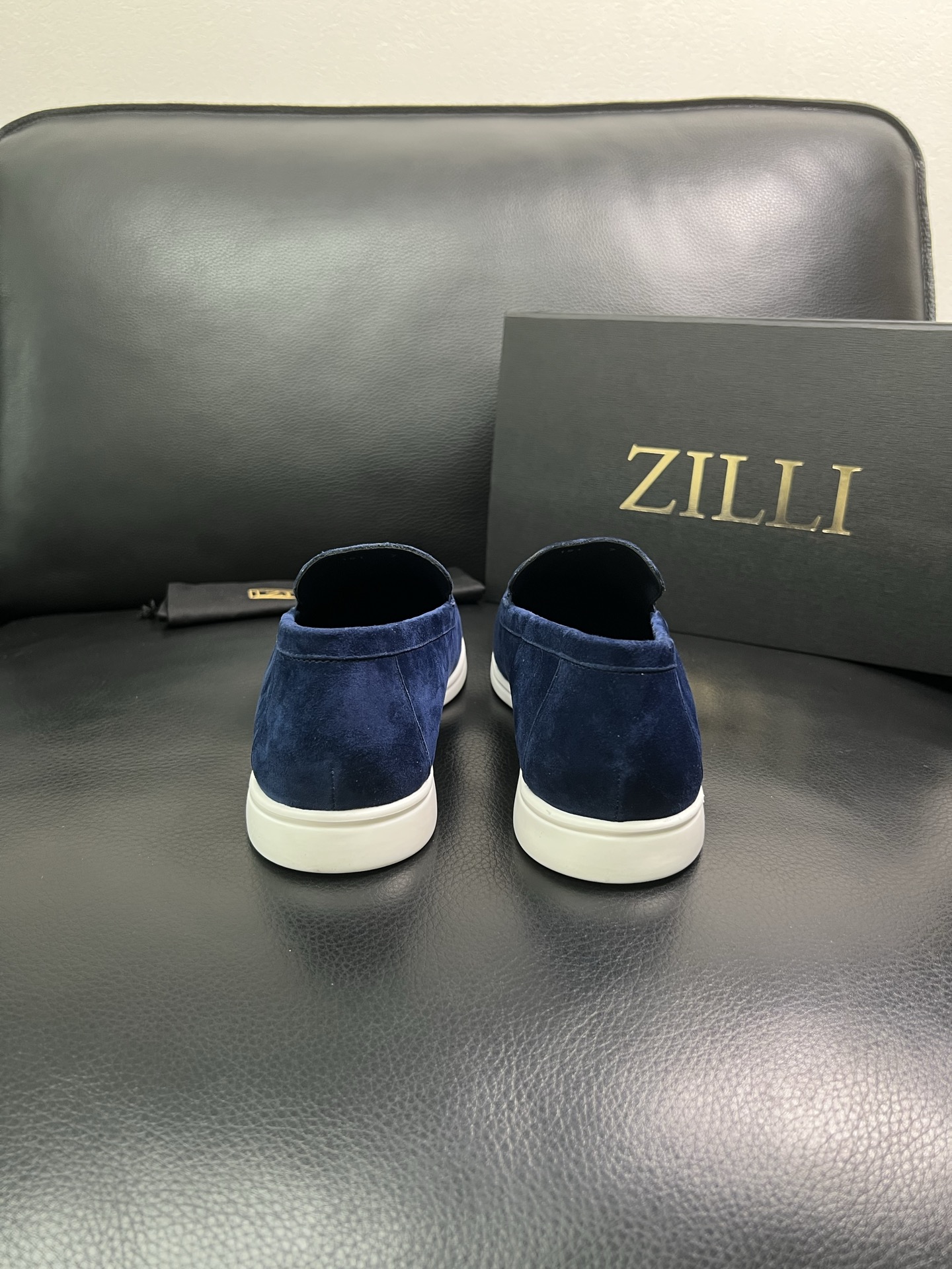 ZILLI 顶级代购 专柜同步发售原厂配置，意大利进口原版牛皮面料，进口水染牛里 ，鞋底：原厂特供原版底