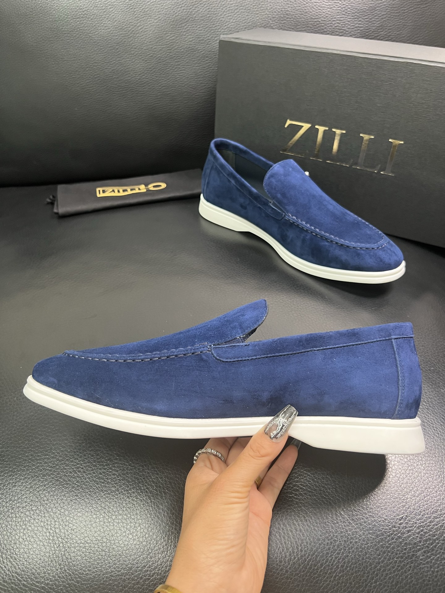 ZILLI 顶级代购 专柜同步发售原厂配置，意大利进口原版牛皮面料，进口水染牛里 ，鞋底：原厂特供原版底