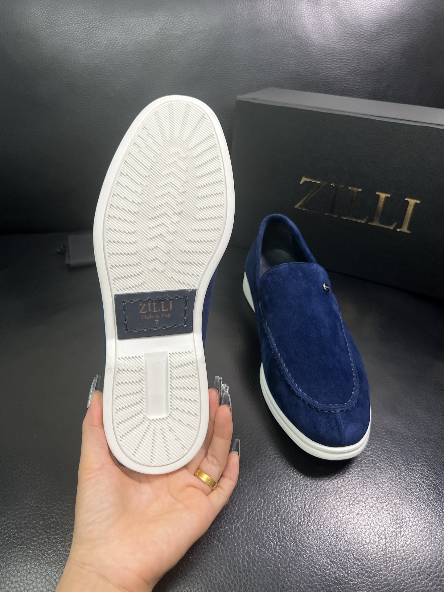 ZILLI 顶级代购 专柜同步发售原厂配置，意大利进口原版牛皮面料，进口水染牛里 ，鞋底：原厂特供原版底