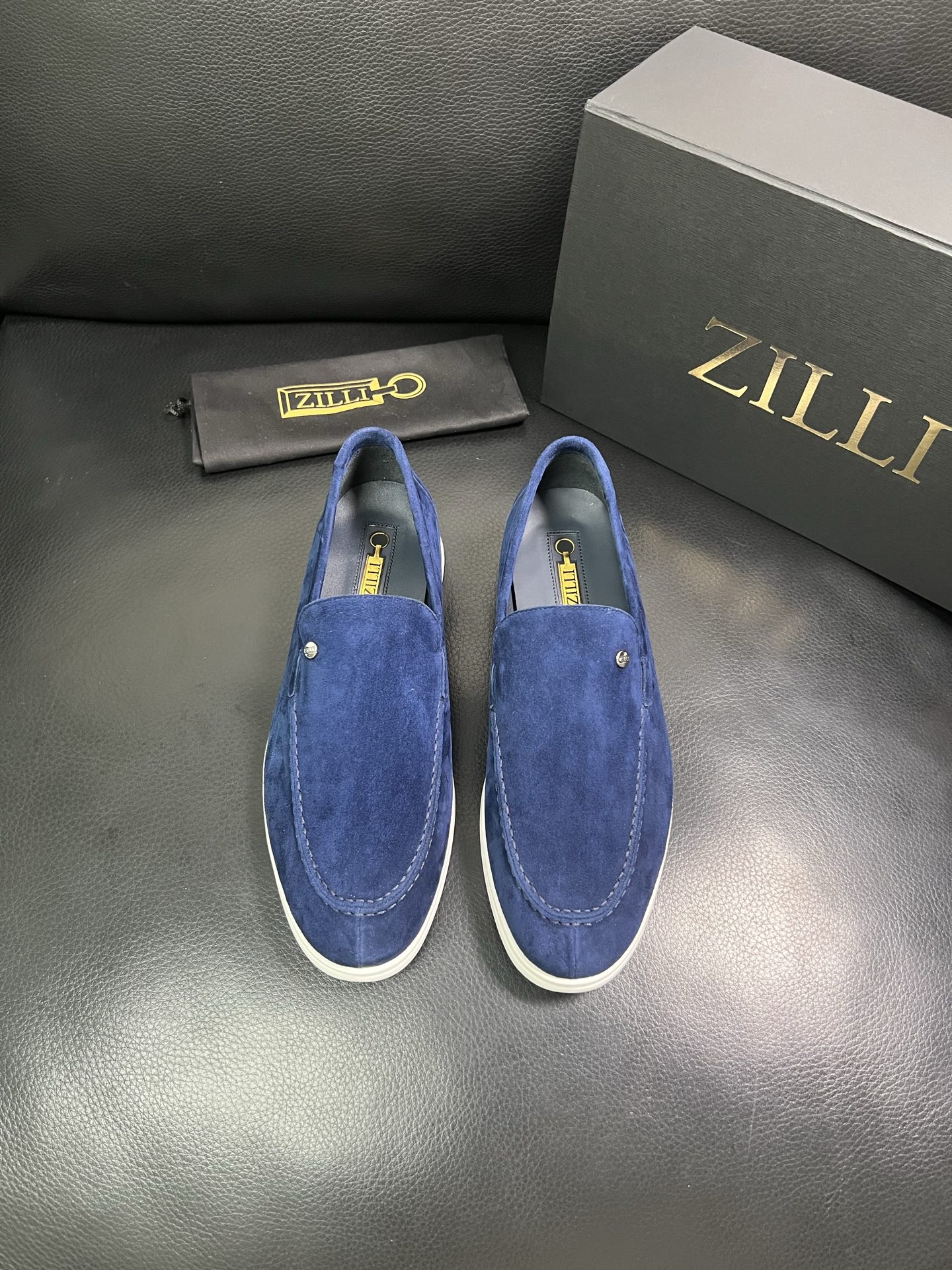 ZILLI 顶级代购 专柜同步发售原厂配置，意大利进口原版牛皮面料，进口水染牛里 ，鞋底：原厂特供原版底