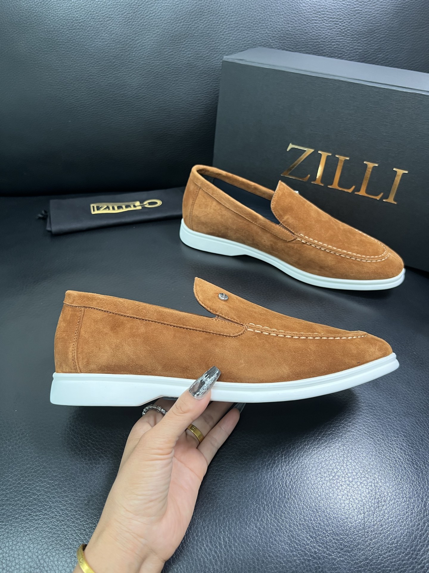 ZILLI 顶级代购 专柜同步发售原厂配置，意大利进口原版牛皮面料，进口水染牛里 ，鞋底：原厂特供原版底