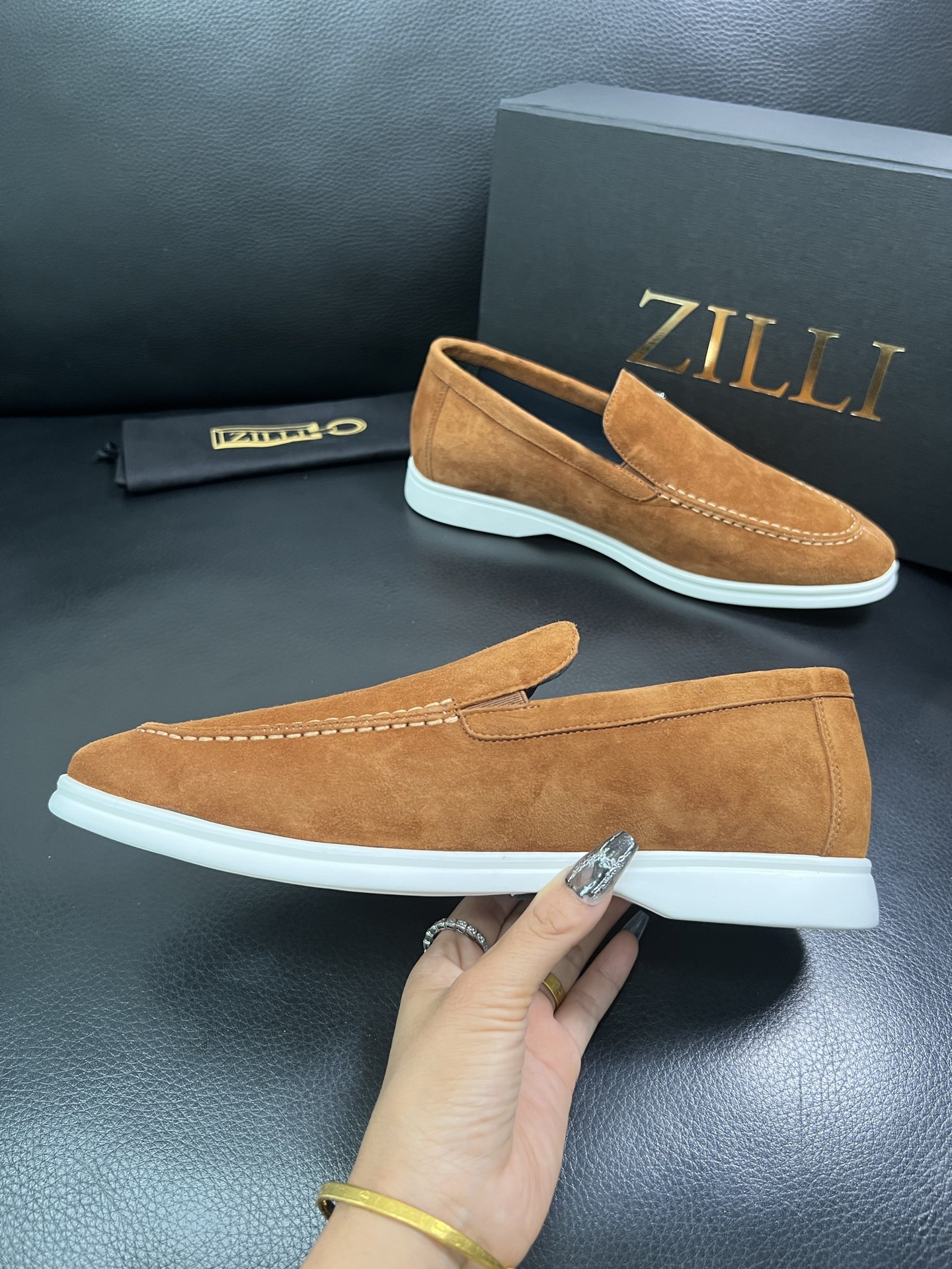 ZILLI 顶级代购 专柜同步发售原厂配置，意大利进口原版牛皮面料，进口水染牛里 ，鞋底：原厂特供原版底