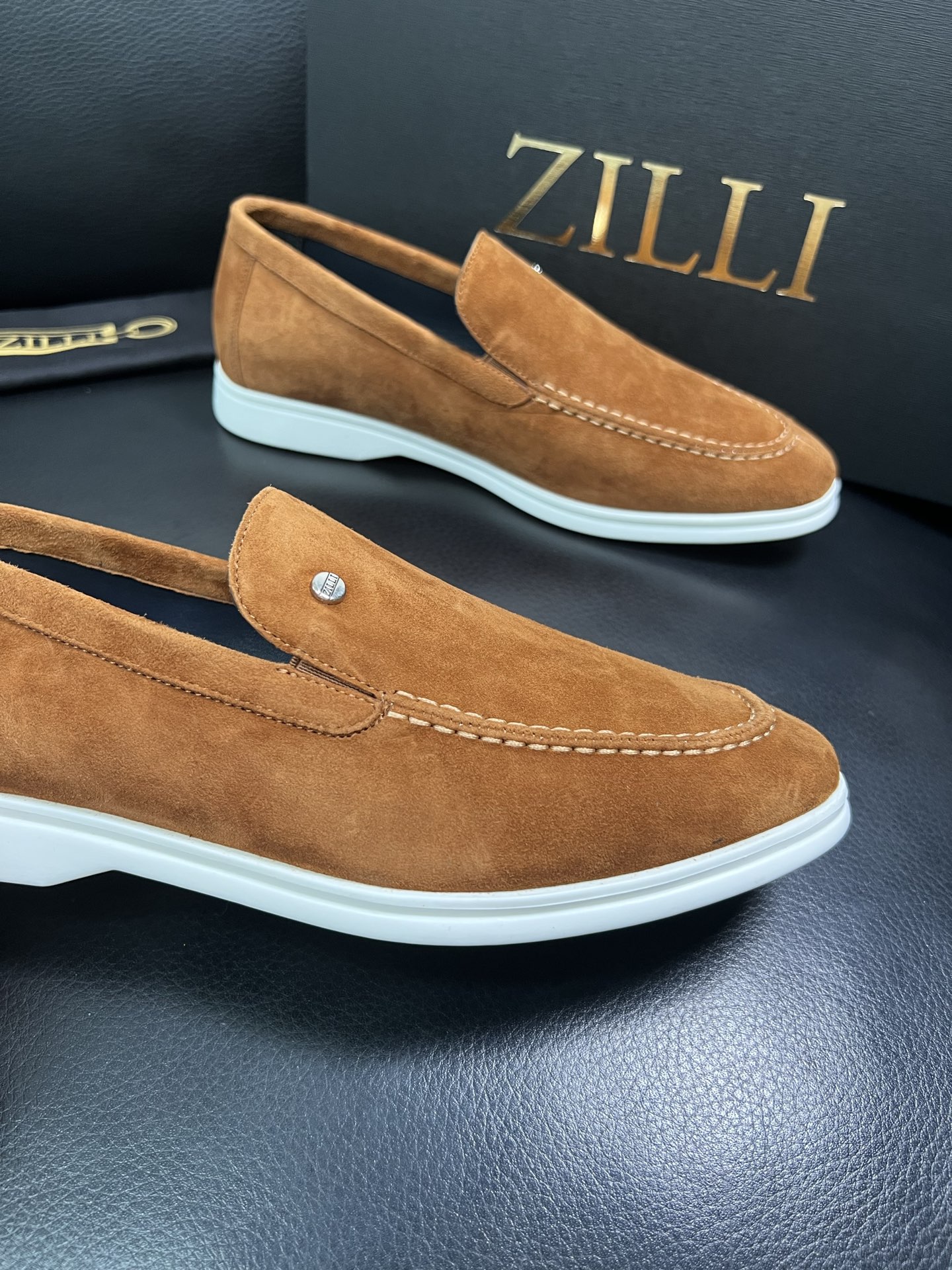 ZILLI 顶级代购 专柜同步发售原厂配置，意大利进口原版牛皮面料，进口水染牛里 ，鞋底：原厂特供原版底