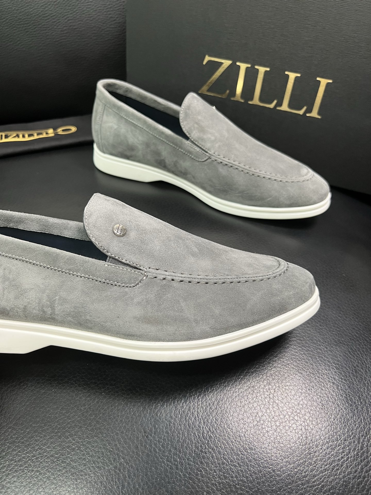 ZILLI 顶级代购 专柜同步发售原厂配置，意大利进口原版牛皮面料，进口水染牛里 ，鞋底：原厂特供原版底