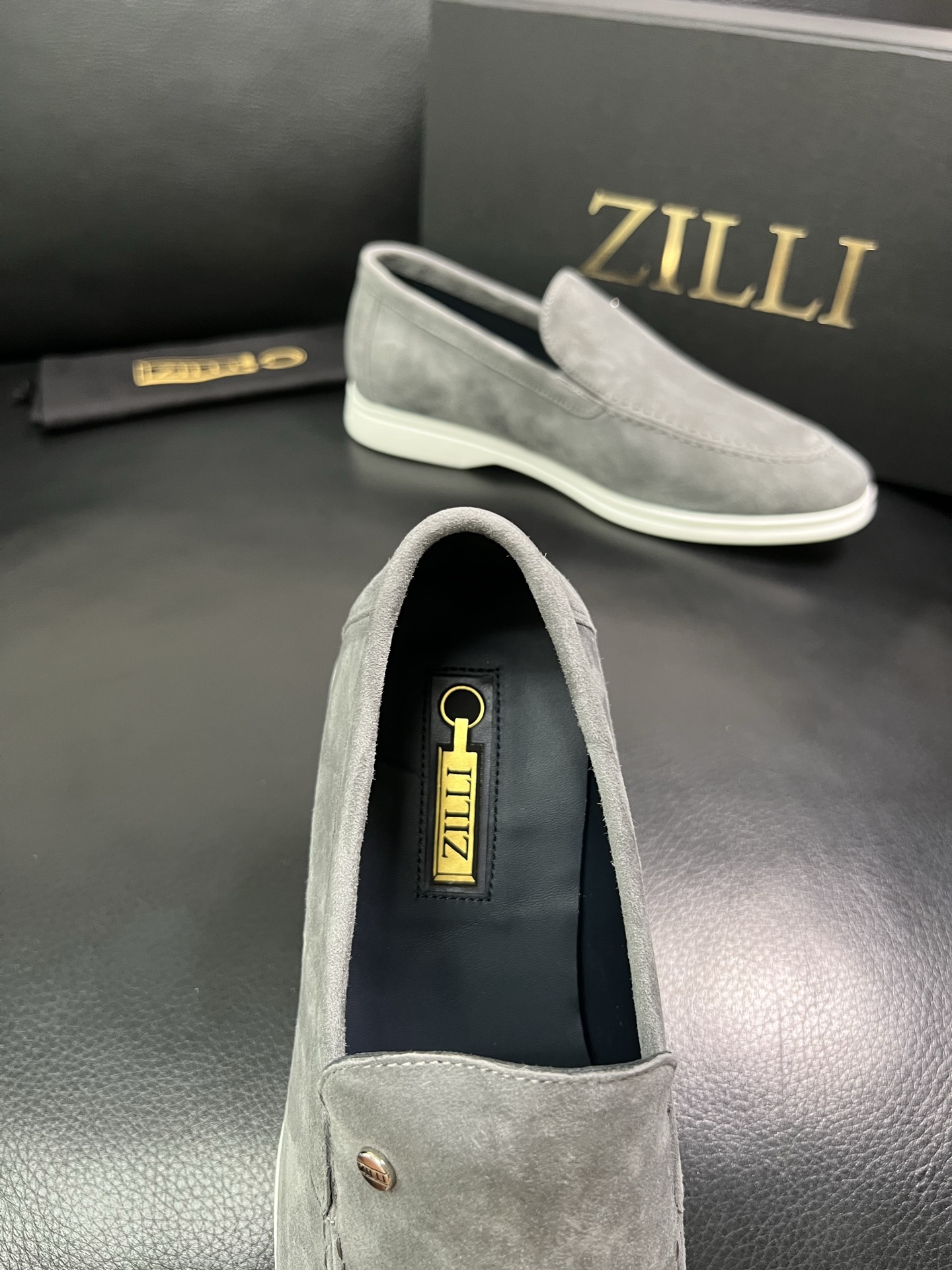 ZILLI 顶级代购 专柜同步发售原厂配置，意大利进口原版牛皮面料，进口水染牛里 ，鞋底：原厂特供原版底