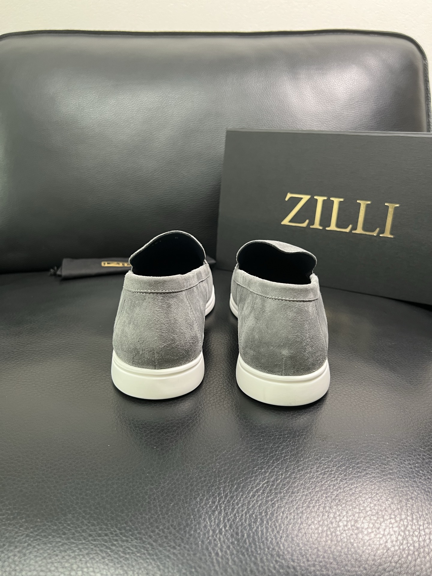 ZILLI 顶级代购 专柜同步发售原厂配置，意大利进口原版牛皮面料，进口水染牛里 ，鞋底：原厂特供原版底