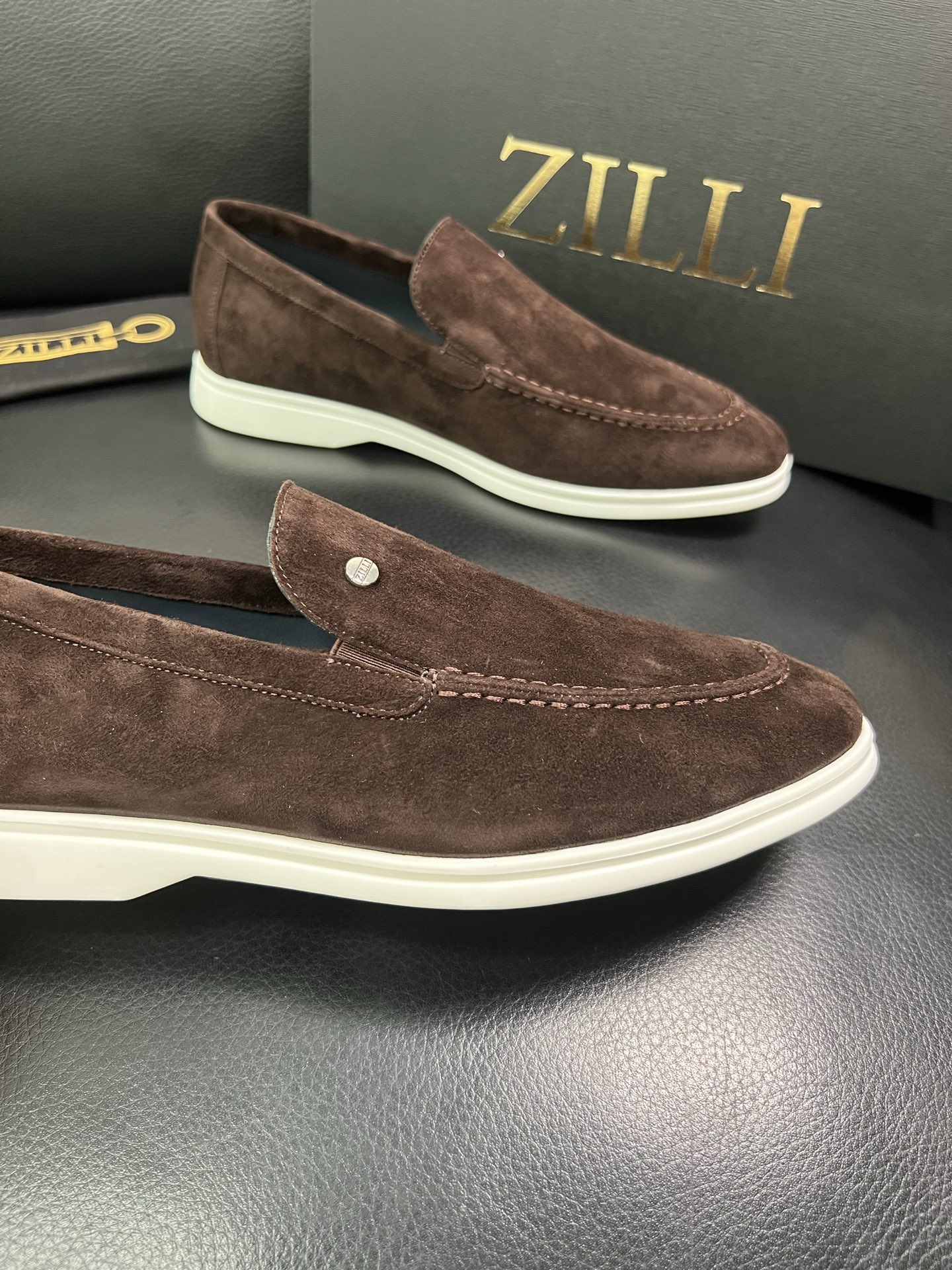 ZILLI 顶级代购 专柜同步发售原厂配置，意大利进口原版牛皮面料，进口水染牛里 ，鞋底：原厂特供原版底