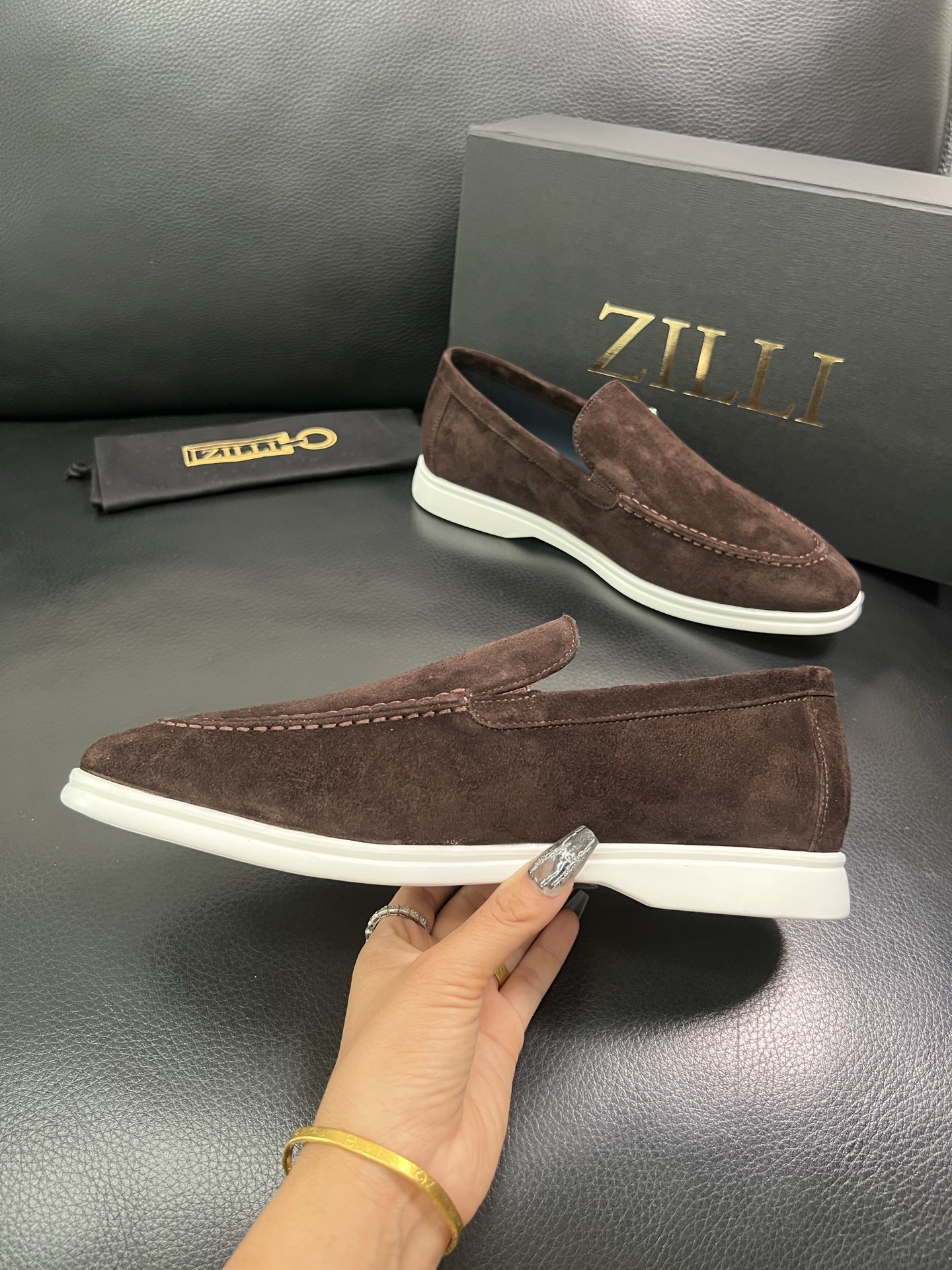 ZILLI 顶级代购 专柜同步发售原厂配置，意大利进口原版牛皮面料，进口水染牛里 ，鞋底：原厂特供原版底