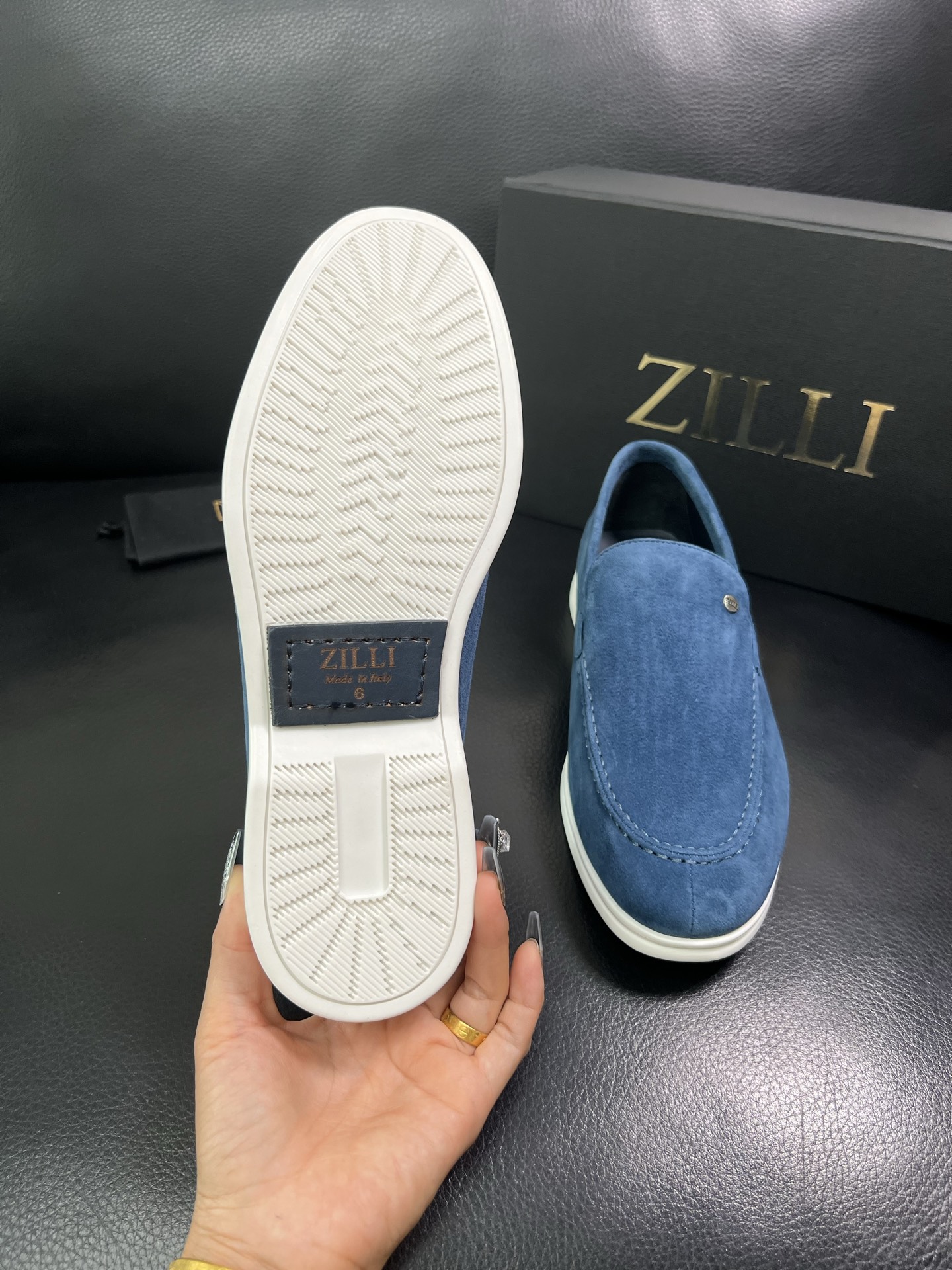 ZILLI 顶级代购 专柜同步发售原厂配置，意大利进口原版牛皮面料，进口水染牛里 ，鞋底：原厂特供原版底