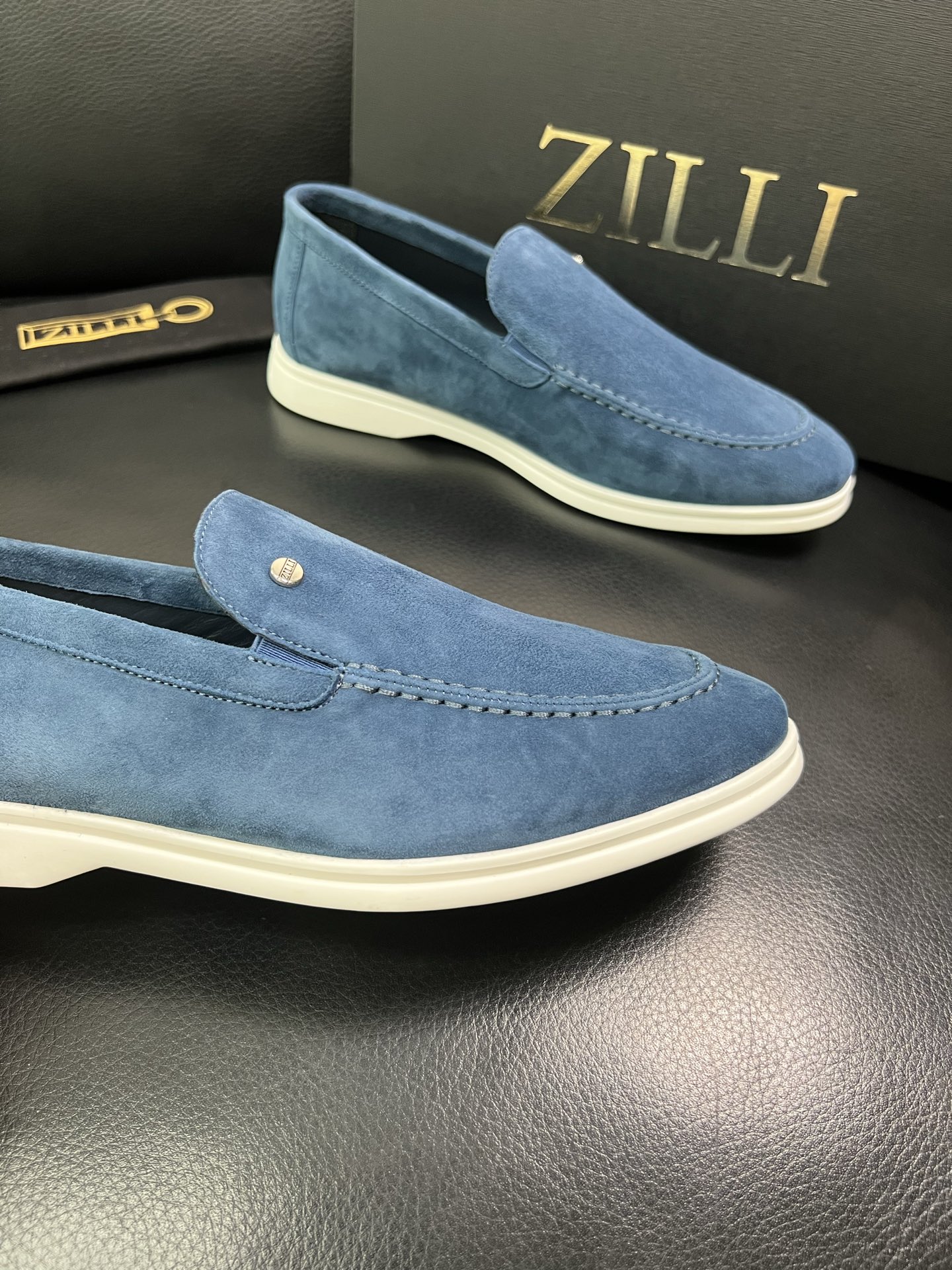ZILLI 顶级代购 专柜同步发售原厂配置，意大利进口原版牛皮面料，进口水染牛里 ，鞋底：原厂特供原版底
