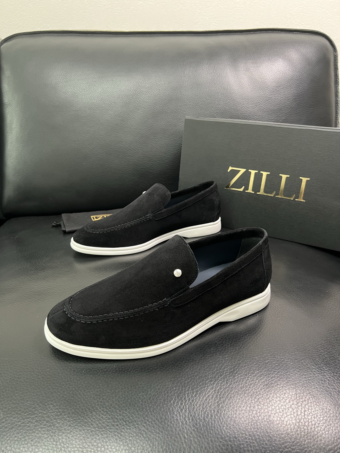ZILLI 顶级代购 专柜同步发售原厂配置，意大利进口原版牛皮面料，进口水染牛里 ，鞋底：原厂特供原版底