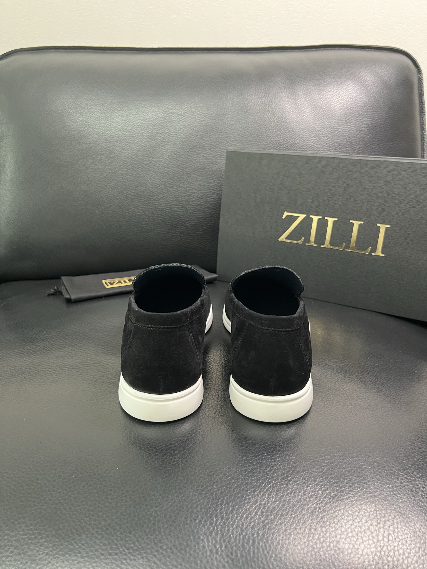 ZILLI 顶级代购 专柜同步发售原厂配置，意大利进口原版牛皮面料，进口水染牛里 ，鞋底：原厂特供原版底