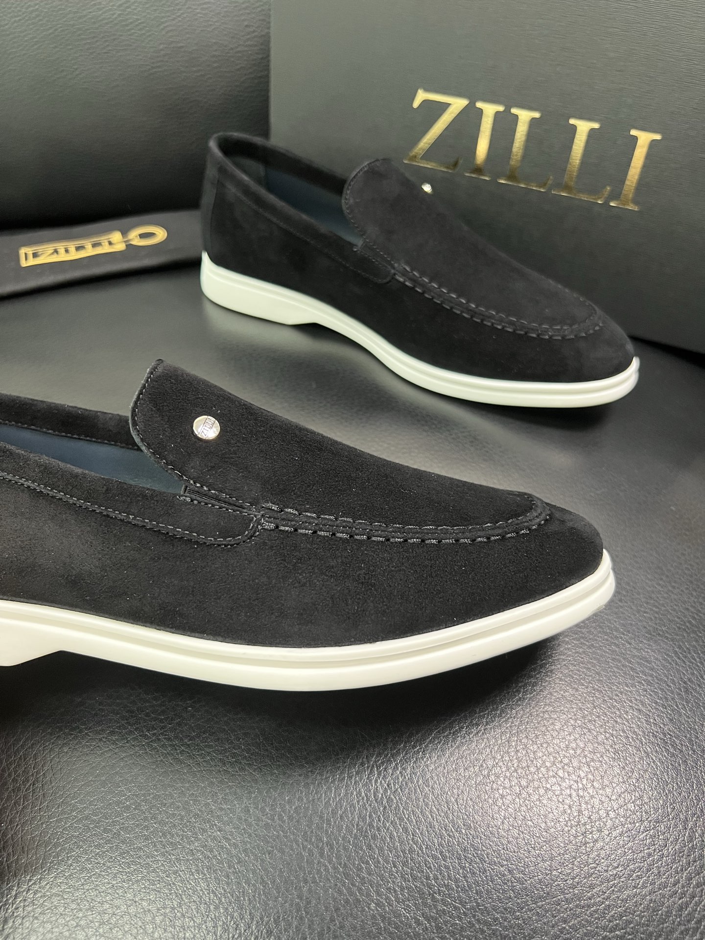 ZILLI 顶级代购 专柜同步发售原厂配置，意大利进口原版牛皮面料，进口水染牛里 ，鞋底：原厂特供原版底