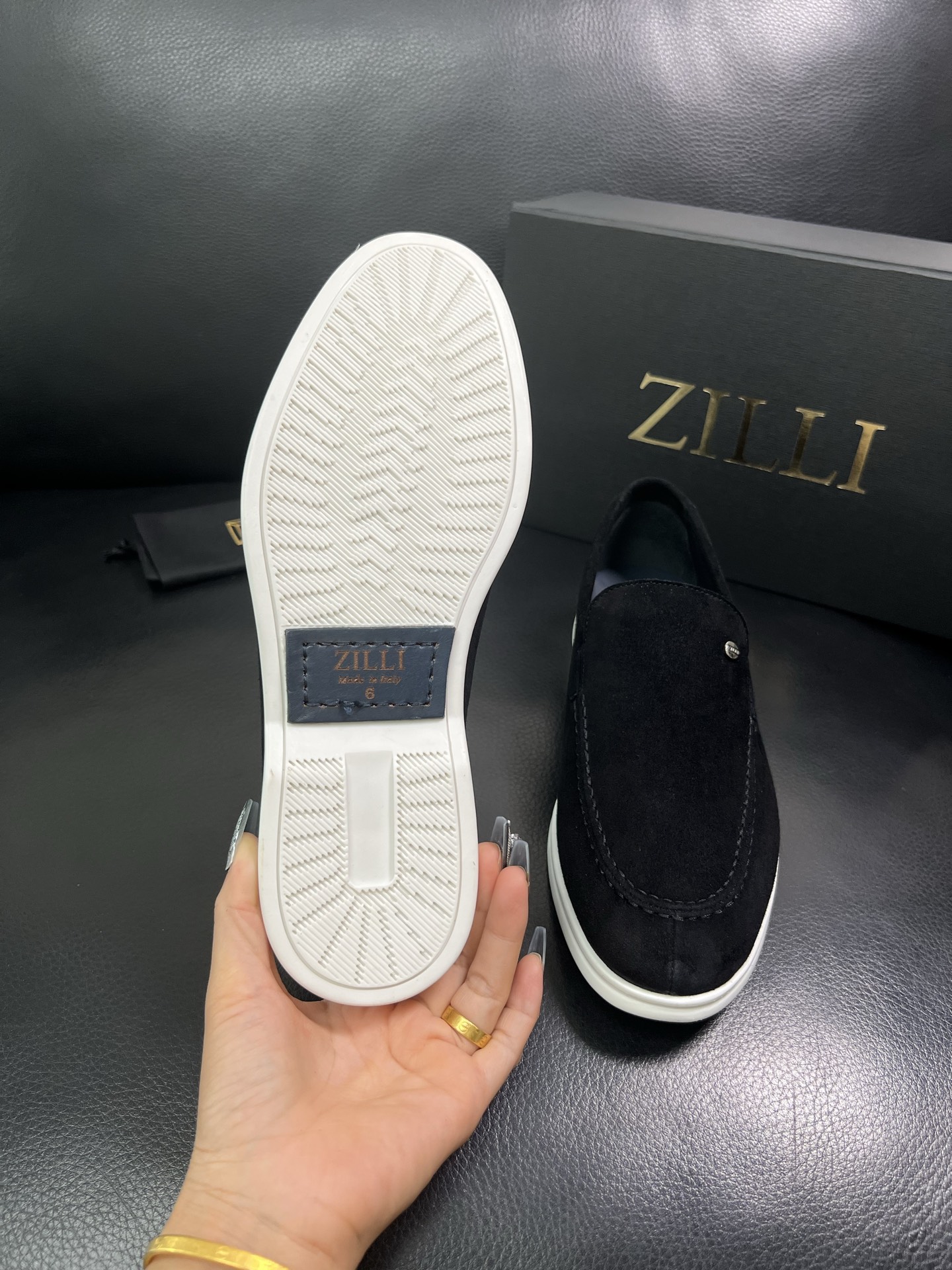ZILLI 顶级代购 专柜同步发售原厂配置，意大利进口原版牛皮面料，进口水染牛里 ，鞋底：原厂特供原版底