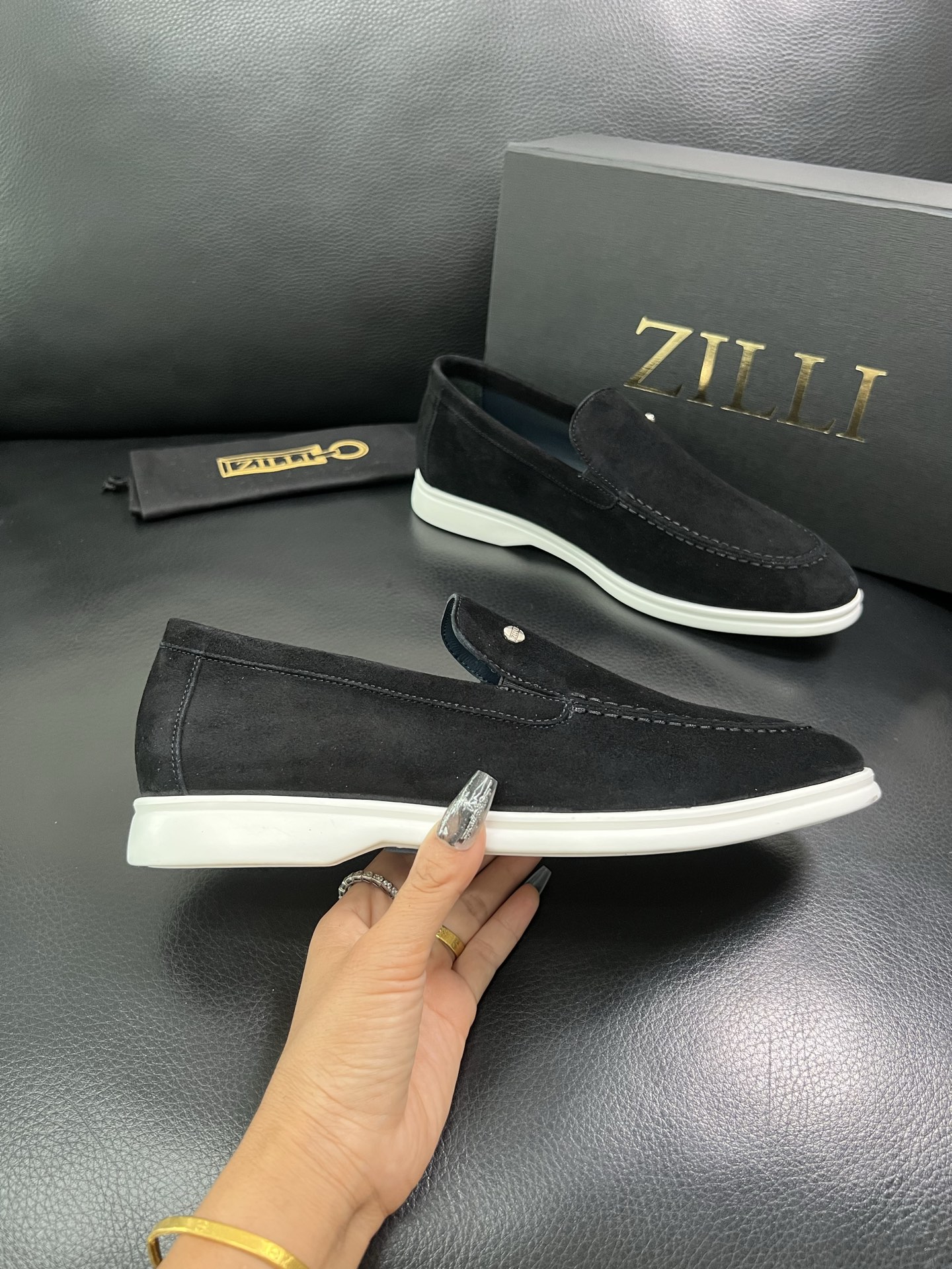 ZILLI 顶级代购 专柜同步发售原厂配置，意大利进口原版牛皮面料，进口水染牛里 ，鞋底：原厂特供原版底