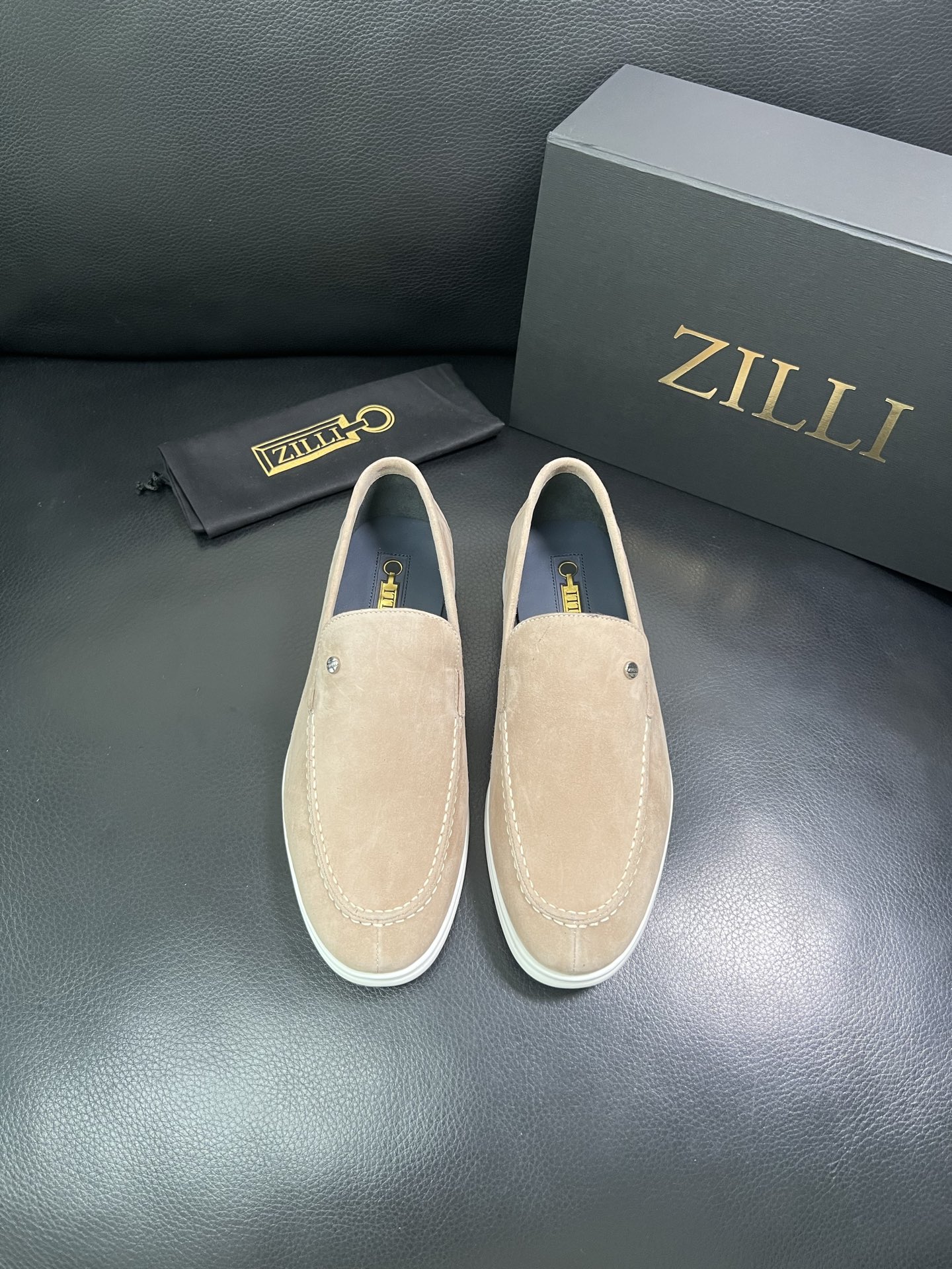 ZILLI 顶级代购 专柜同步发售原厂配置，意大利进口原版牛皮面料，进口水染牛里 ，鞋底：原厂特供原版底