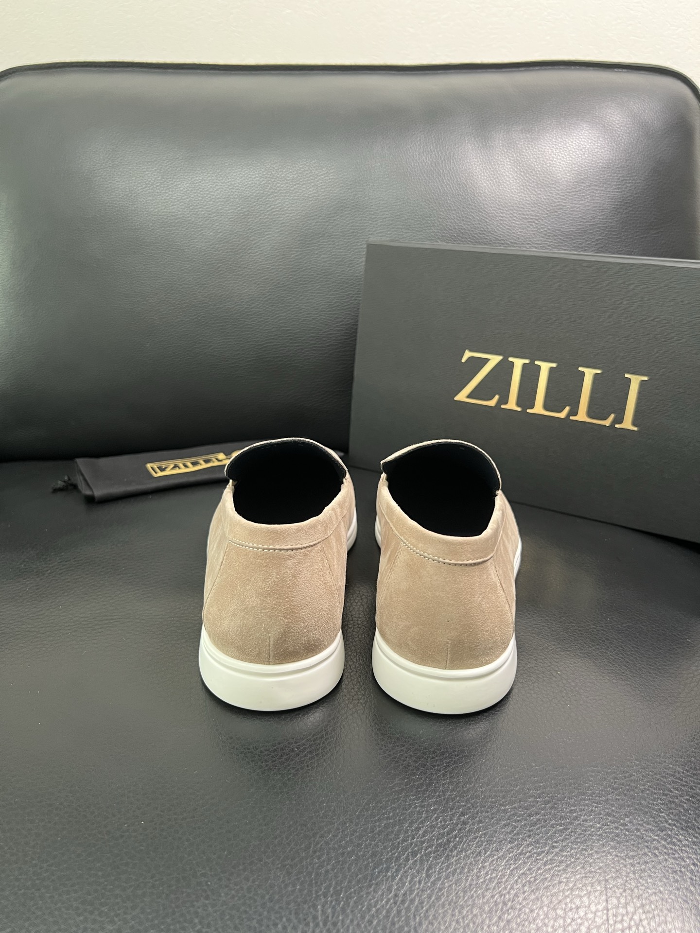 ZILLI 顶级代购 专柜同步发售原厂配置，意大利进口原版牛皮面料，进口水染牛里 ，鞋底：原厂特供原版底