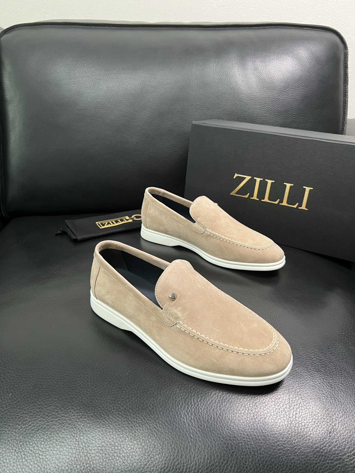 ZILLI 顶级代购 专柜同步发售原厂配置，意大利进口原版牛皮面料，进口水染牛里 ，鞋底：原厂特供原版底
