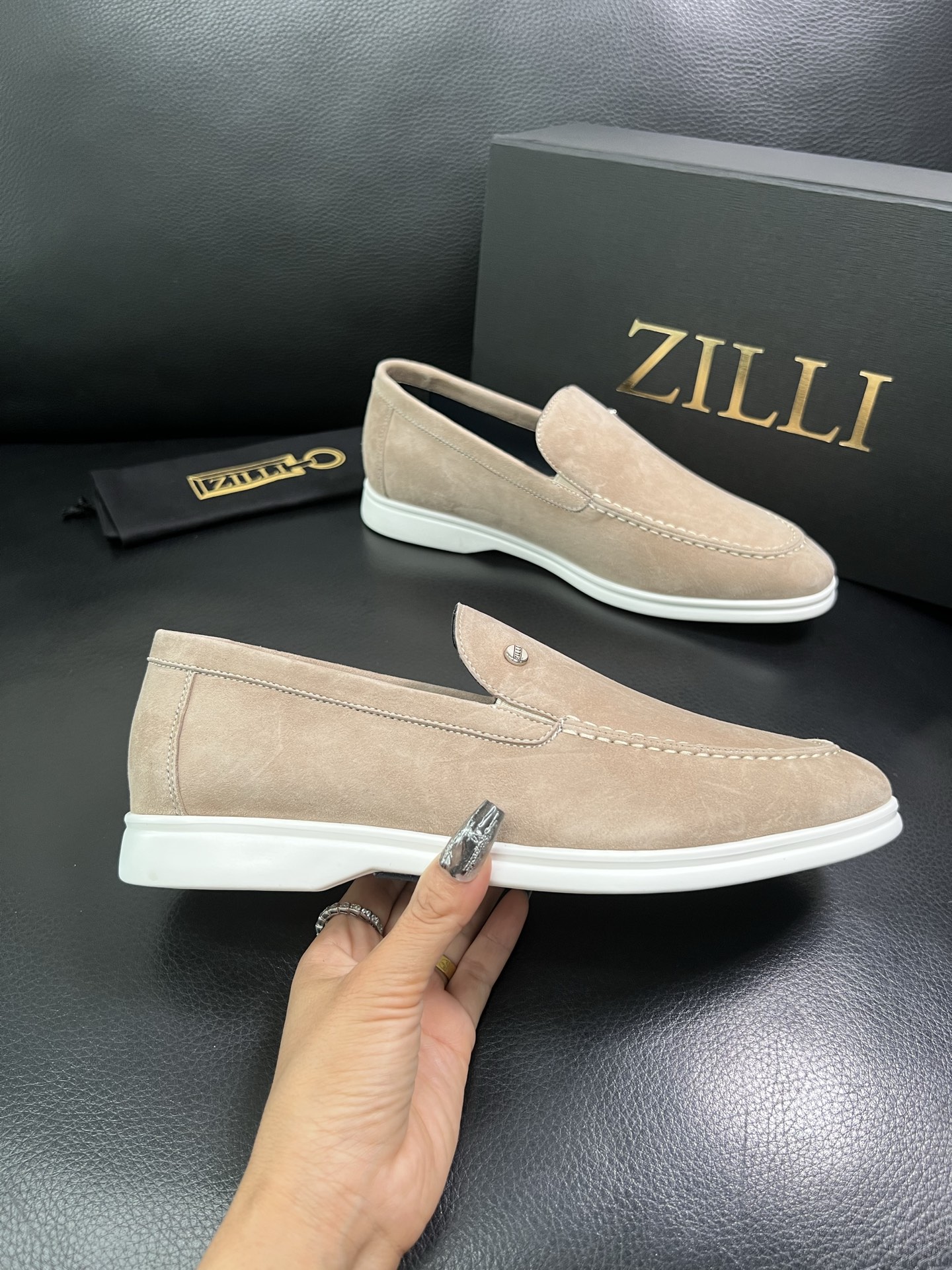 ZILLI 顶级代购 专柜同步发售原厂配置，意大利进口原版牛皮面料，进口水染牛里 ，鞋底：原厂特供原版底