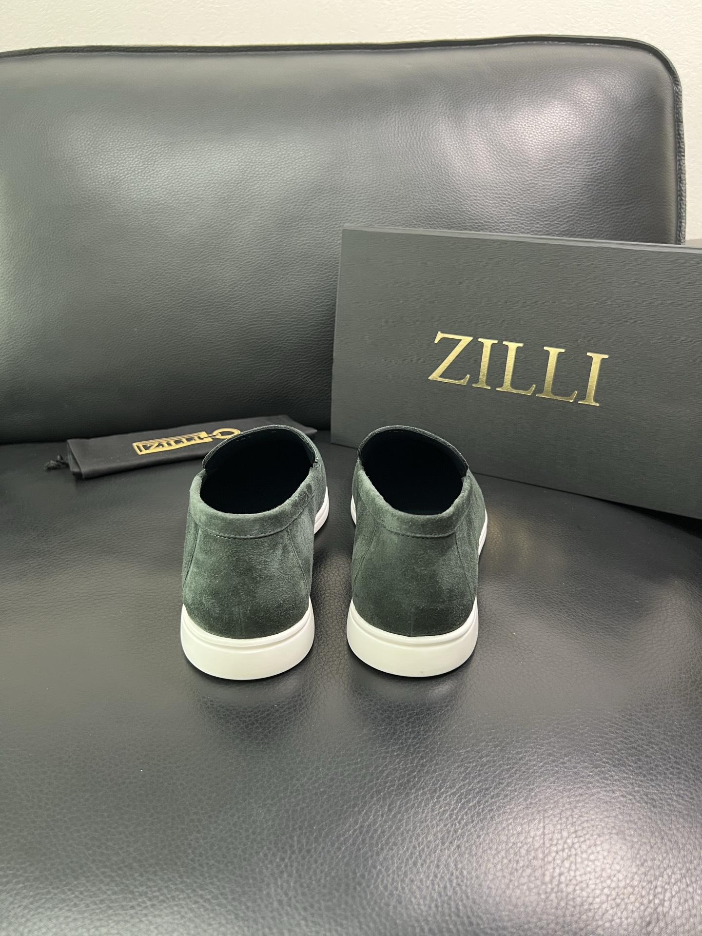 ZILLI 顶级代购 专柜同步发售原厂配置，意大利进口原版牛皮面料，进口水染牛里 ，鞋底：原厂特供原版底