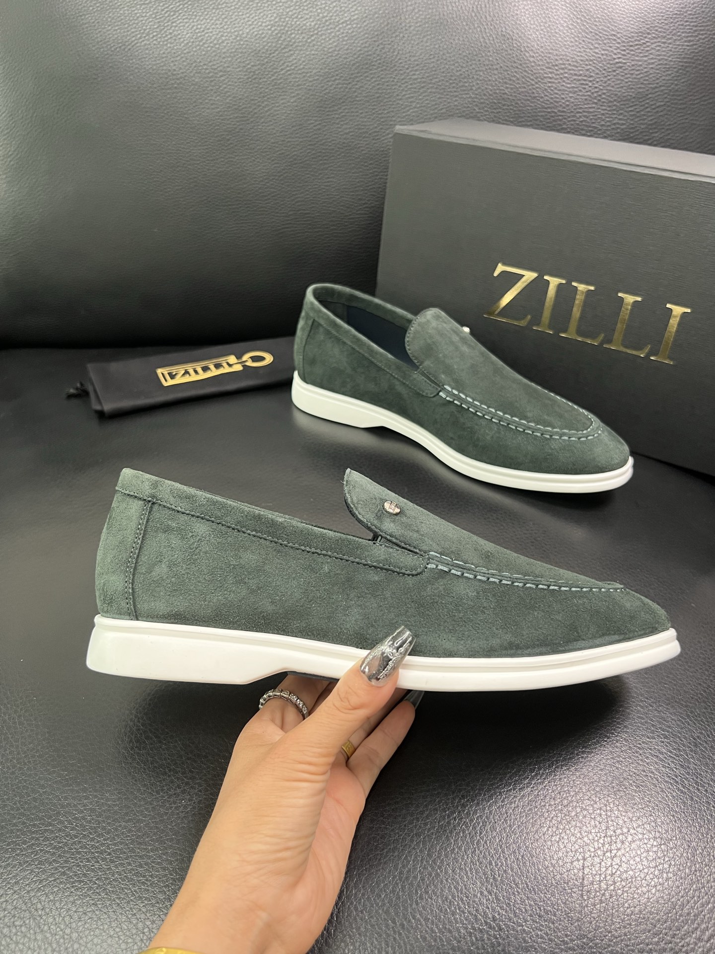 ZILLI 顶级代购 专柜同步发售原厂配置，意大利进口原版牛皮面料，进口水染牛里 ，鞋底：原厂特供原版底