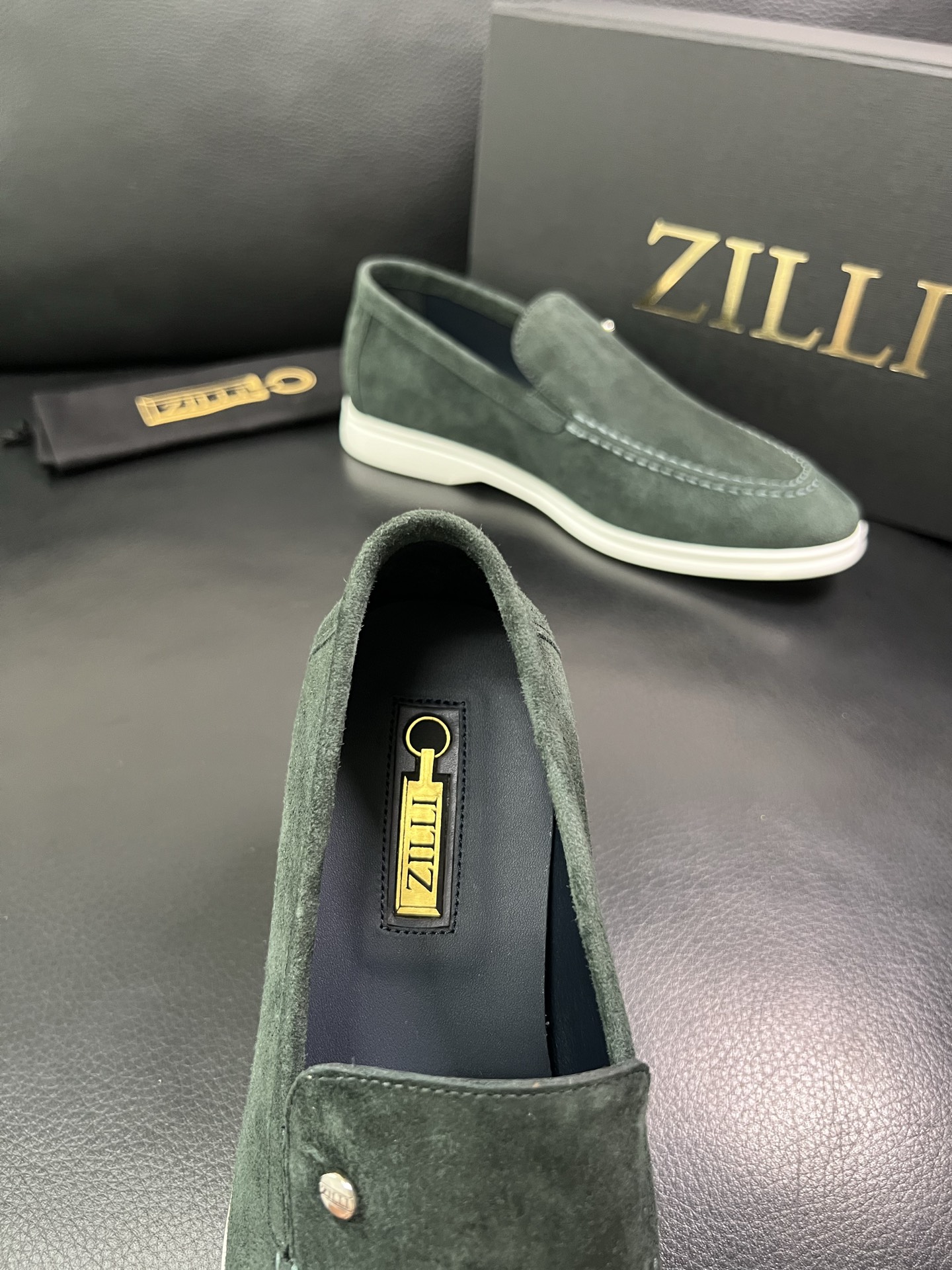 ZILLI 顶级代购 专柜同步发售原厂配置，意大利进口原版牛皮面料，进口水染牛里 ，鞋底：原厂特供原版底
