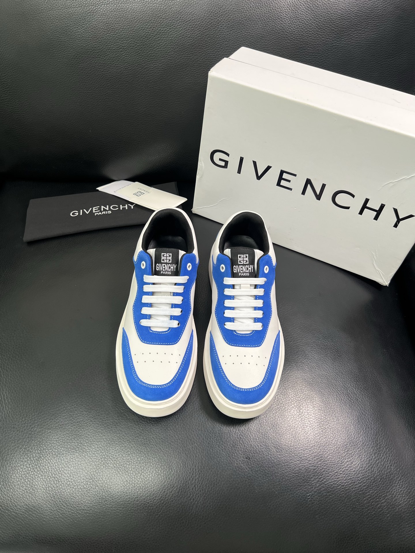 Givenchy 🔍顶级代购🇮🇹 纪梵希 新品专柜同步原厂配置，意大利进口牛皮面料，全鞋配件私模打造，柔