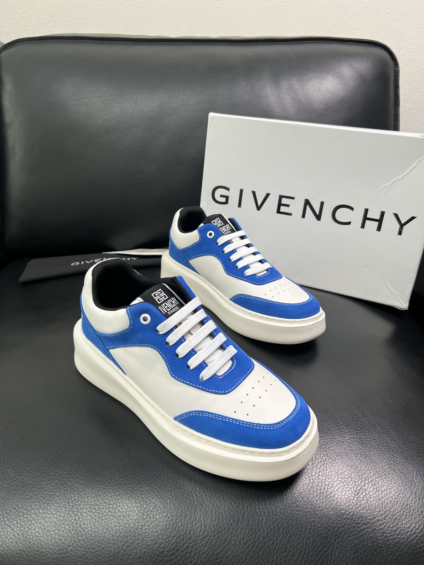 Givenchy 🔍顶级代购🇮🇹 纪梵希 新品专柜同步原厂配置，意大利进口牛皮面料，全鞋配件私模打造，柔
