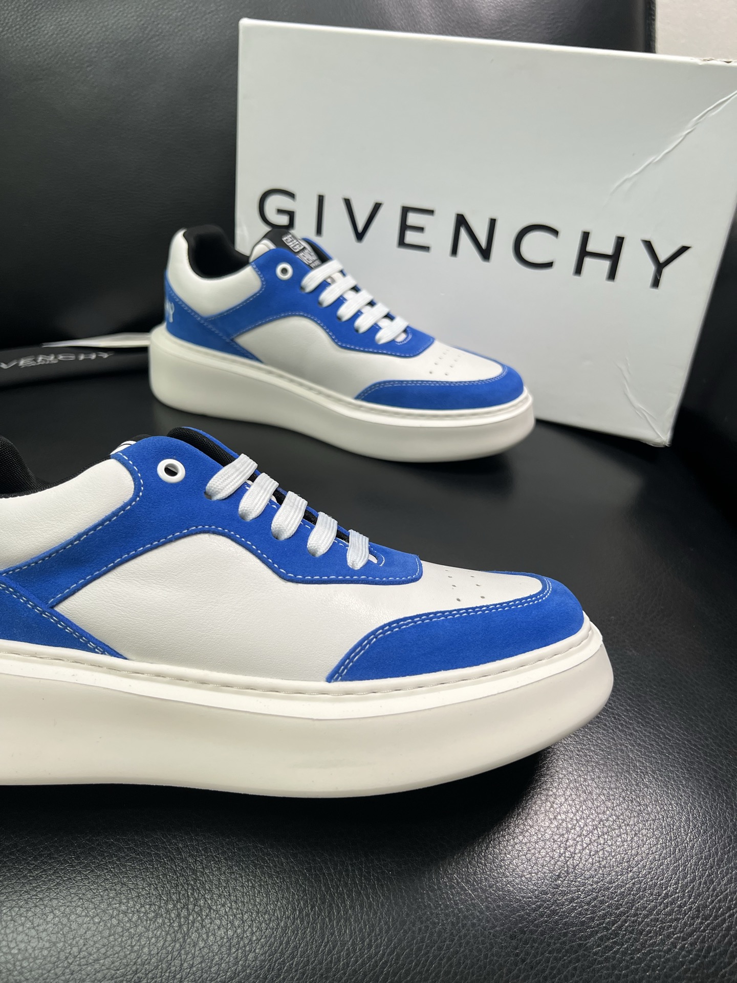 Givenchy 🔍顶级代购🇮🇹 纪梵希 新品专柜同步原厂配置，意大利进口牛皮面料，全鞋配件私模打造，柔