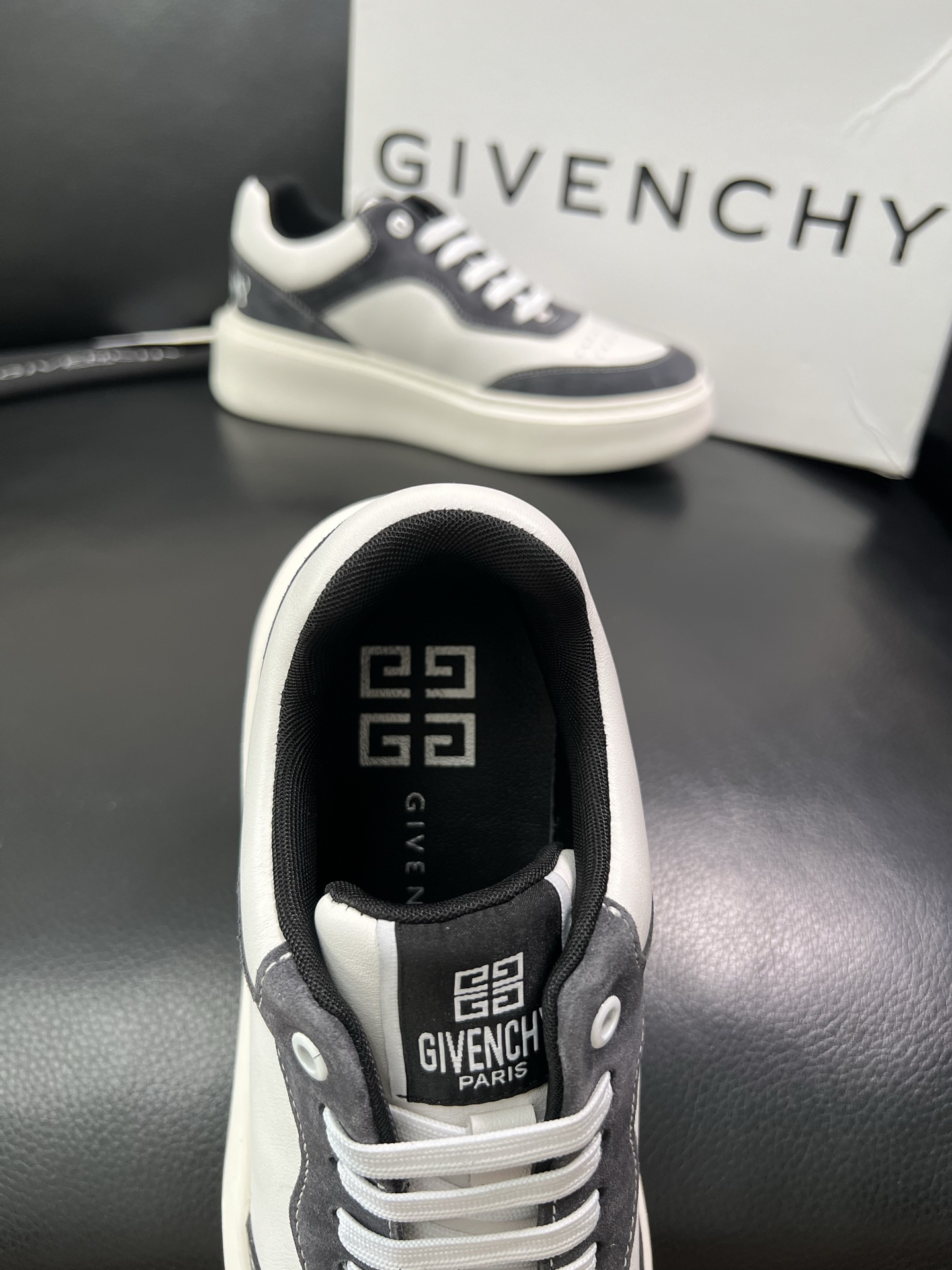 Givenchy 🔍顶级代购🇮🇹 纪梵希 新品专柜同步原厂配置，意大利进口牛皮面料，全鞋配件私模打造，柔