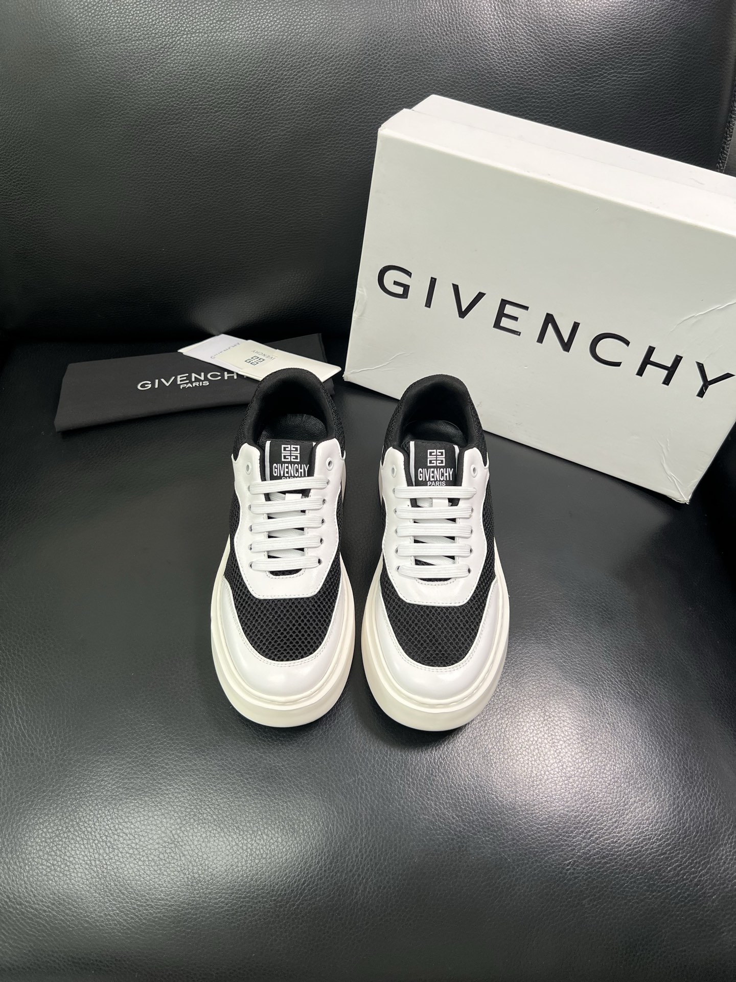 Givenchy 🔍顶级代购🇮🇹 纪梵希 新品专柜同步原厂配置，意大利进口牛皮搭配网布面料，全鞋配件私模