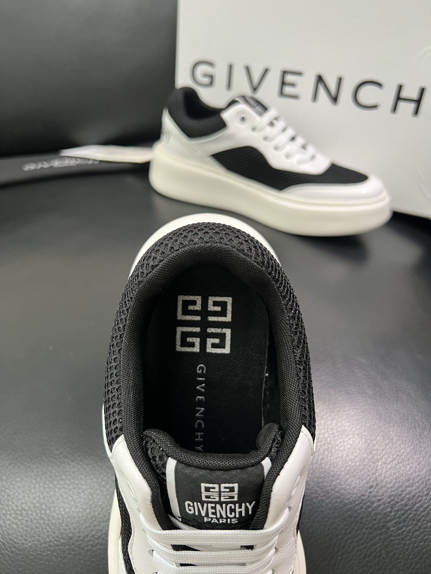 Givenchy 🔍顶级代购🇮🇹 纪梵希 新品专柜同步原厂配置，意大利进口牛皮搭配网布面料，全鞋配件私模
