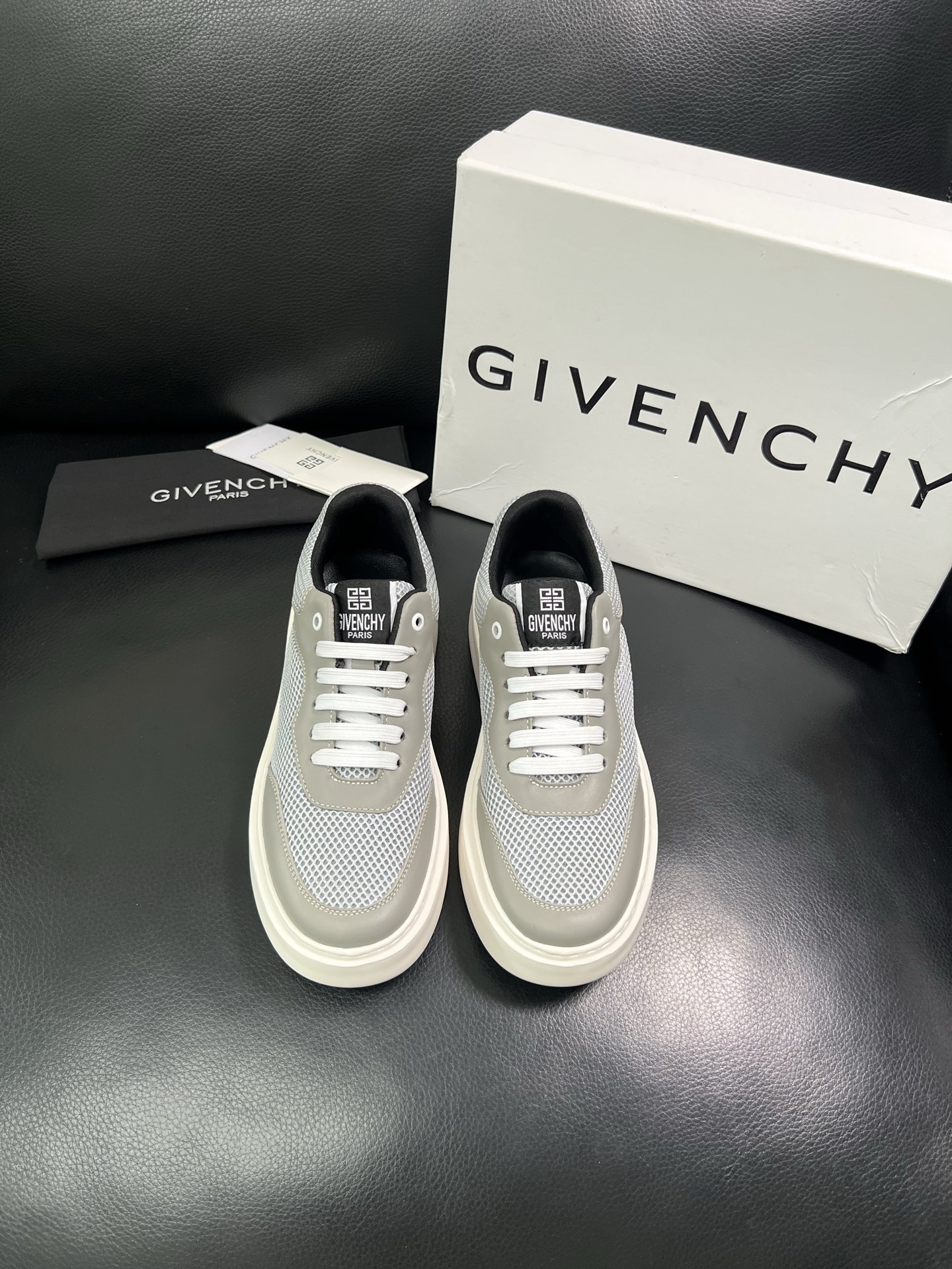 Givenchy 🔍顶级代购🇮🇹 纪梵希 新品专柜同步原厂配置，意大利进口牛皮搭配网布面料，全鞋配件私模