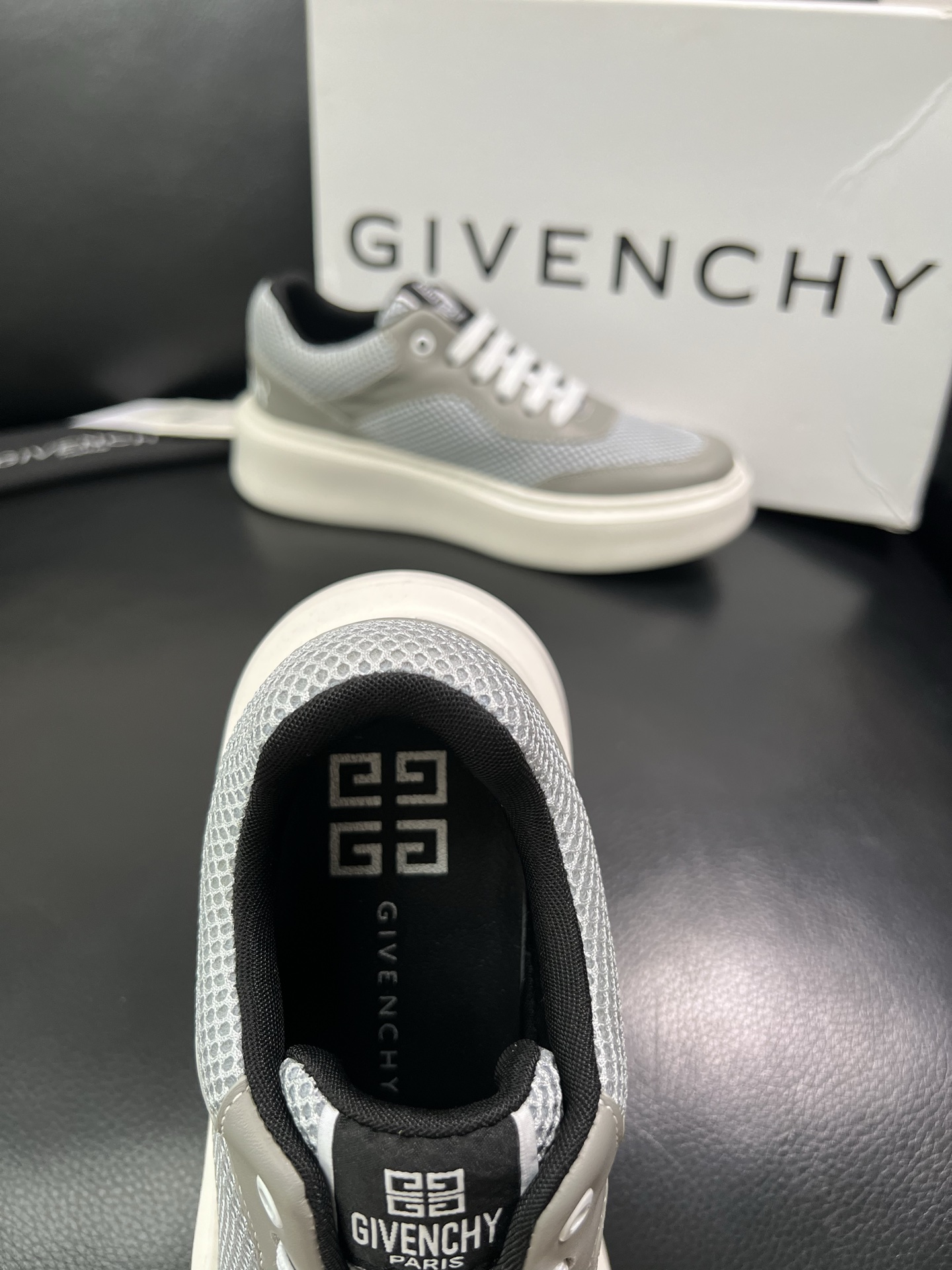 Givenchy 🔍顶级代购🇮🇹 纪梵希 新品专柜同步原厂配置，意大利进口牛皮搭配网布面料，全鞋配件私模