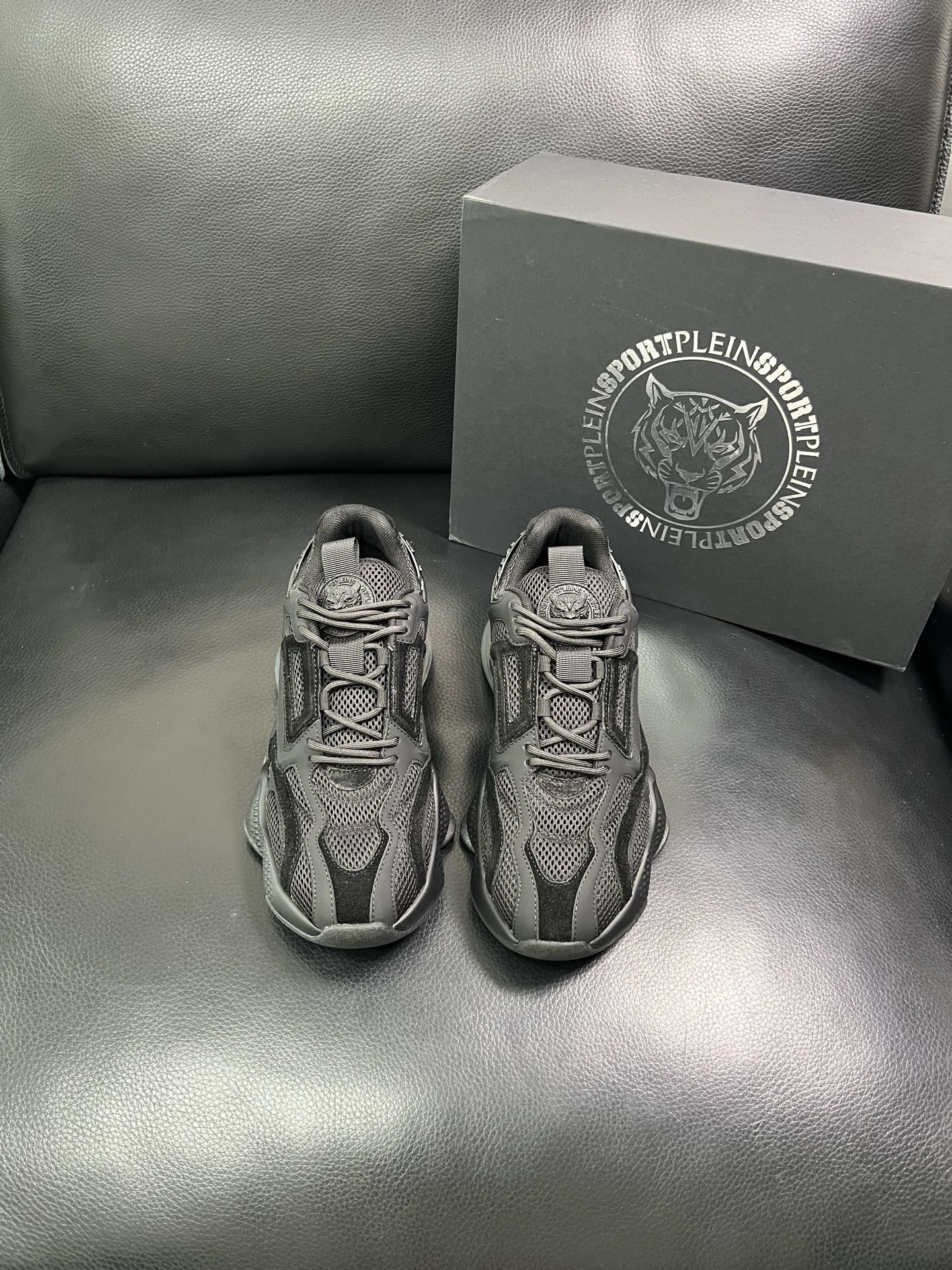 PHILIPP PLEIN 顶级代购 菲利普PP 新品专柜同步原厂配置，意大利进口牛皮搭配网布面料，全鞋