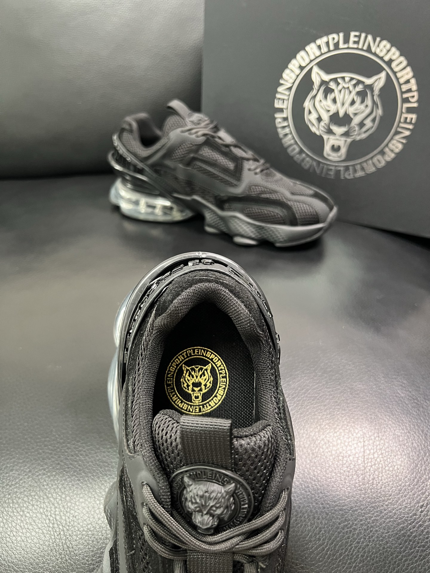 PHILIPP PLEIN 顶级代购 菲利普PP 新品专柜同步原厂配置，意大利进口牛皮搭配网布面料，全鞋