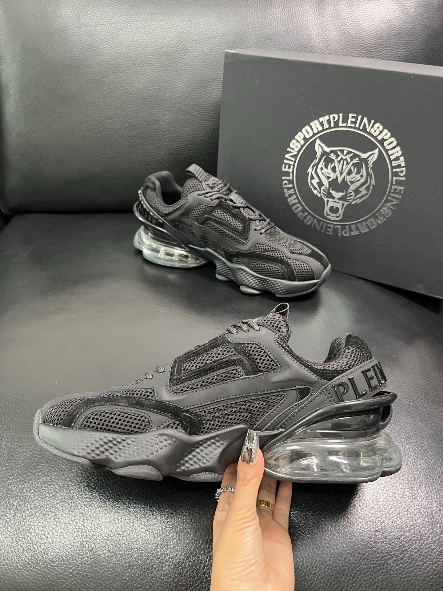 PHILIPP PLEIN 顶级代购 菲利普PP 新品专柜同步原厂配置，意大利进口牛皮搭配网布面料，全鞋