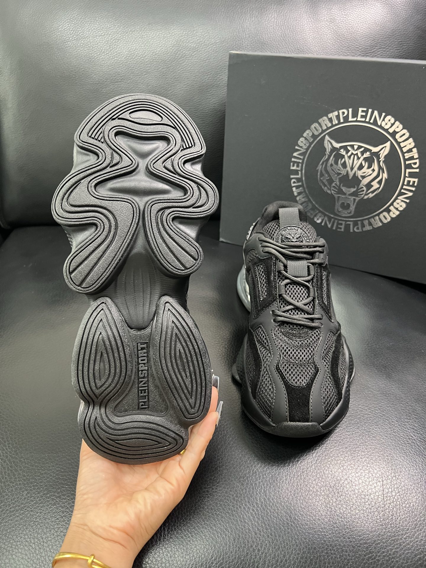PHILIPP PLEIN 顶级代购 菲利普PP 新品专柜同步原厂配置，意大利进口牛皮搭配网布面料，全鞋