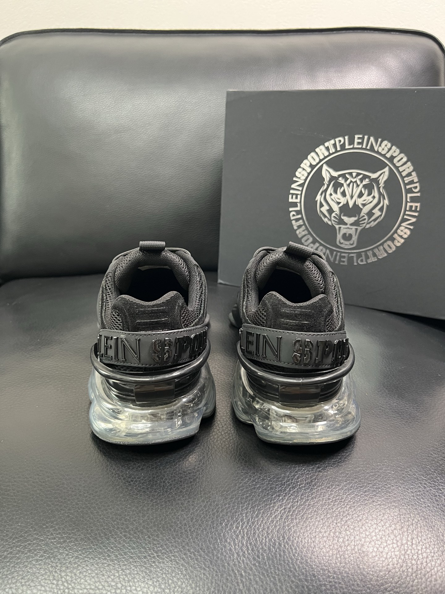PHILIPP PLEIN 顶级代购 菲利普PP 新品专柜同步原厂配置，意大利进口牛皮搭配网布面料，全鞋