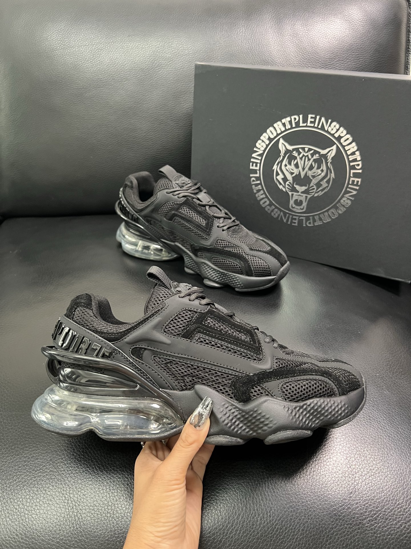 PHILIPP PLEIN 顶级代购 菲利普PP 新品专柜同步原厂配置，意大利进口牛皮搭配网布面料，全鞋
