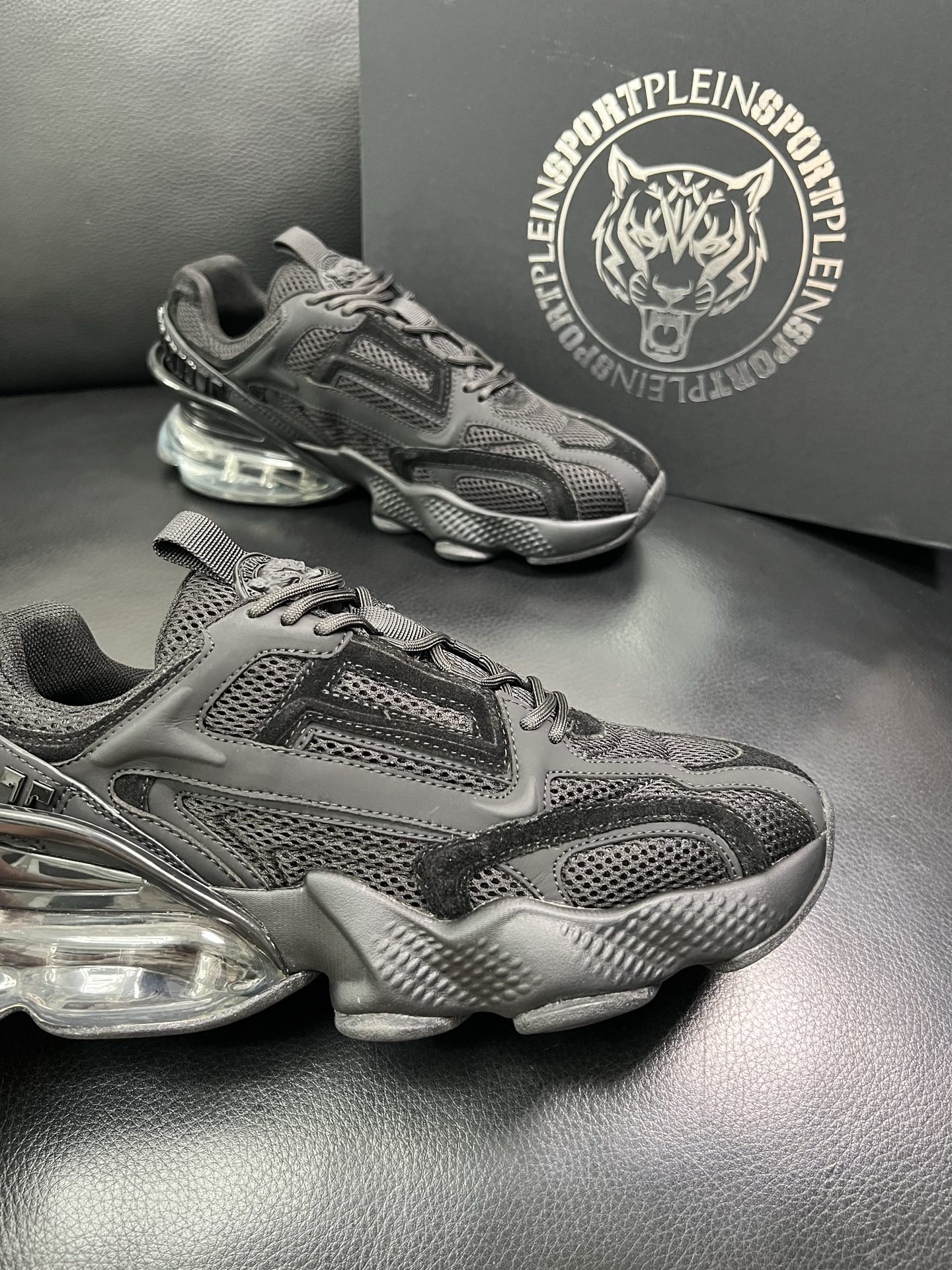 PHILIPP PLEIN 顶级代购 菲利普PP 新品专柜同步原厂配置，意大利进口牛皮搭配网布面料，全鞋
