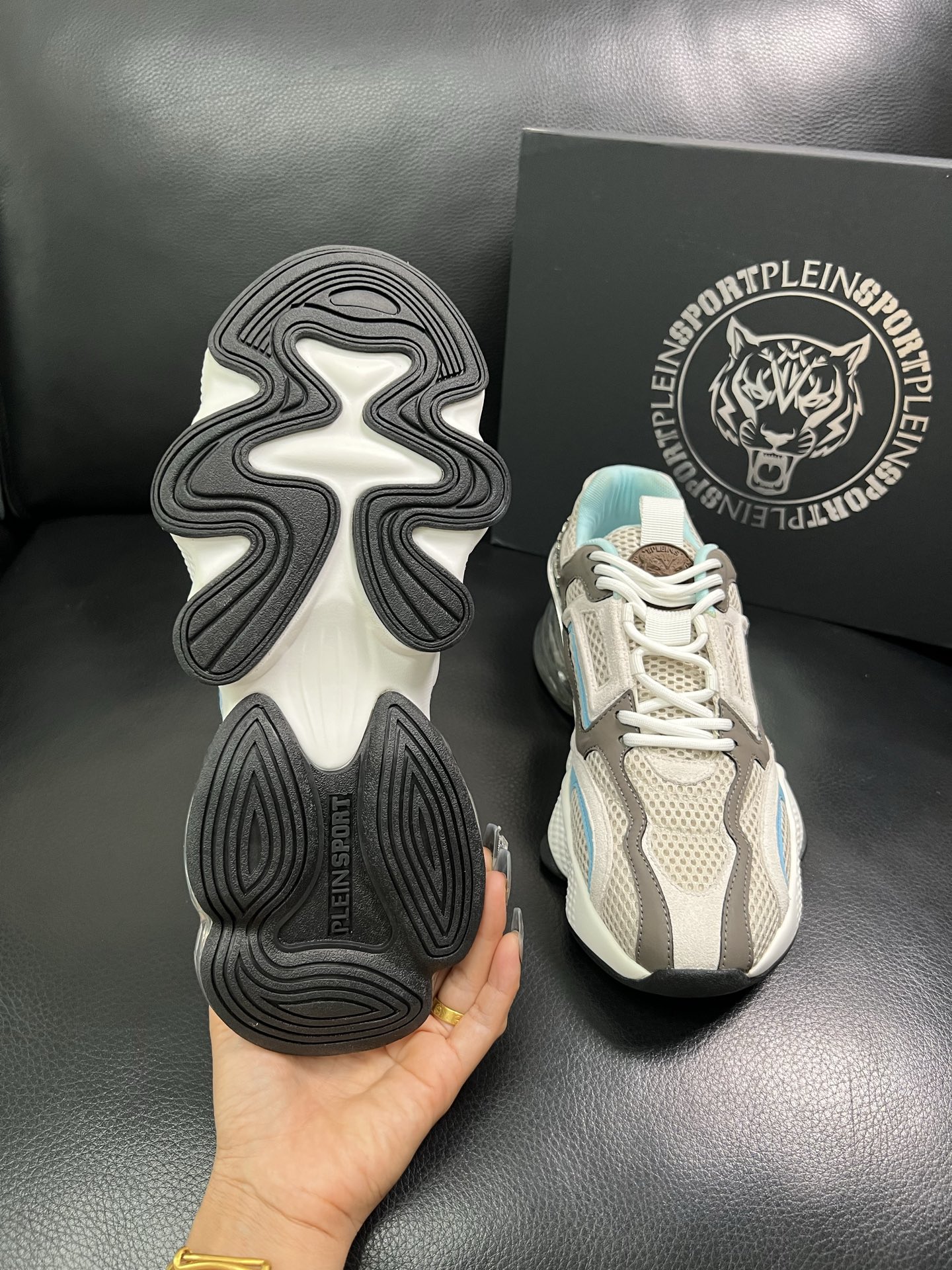 PHILIPP PLEIN 顶级代购 菲利普PP 新品专柜同步原厂配置，意大利进口牛皮搭配网布面料，全鞋