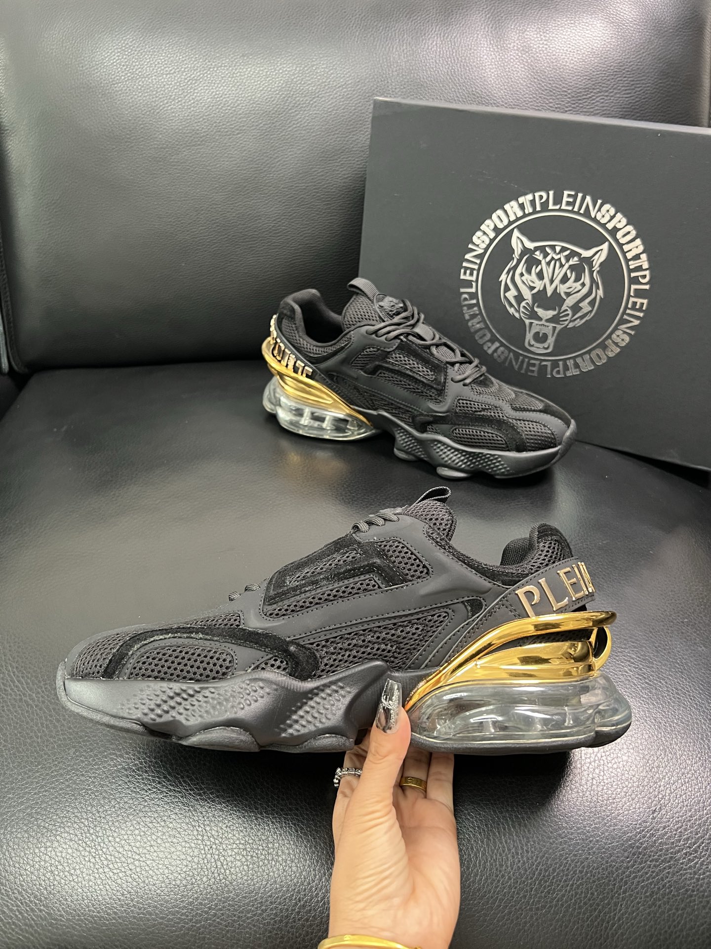 PHILIPP PLEIN 顶级代购 菲利普PP 新品专柜同步原厂配置，意大利进口牛皮搭配网布面料，全鞋