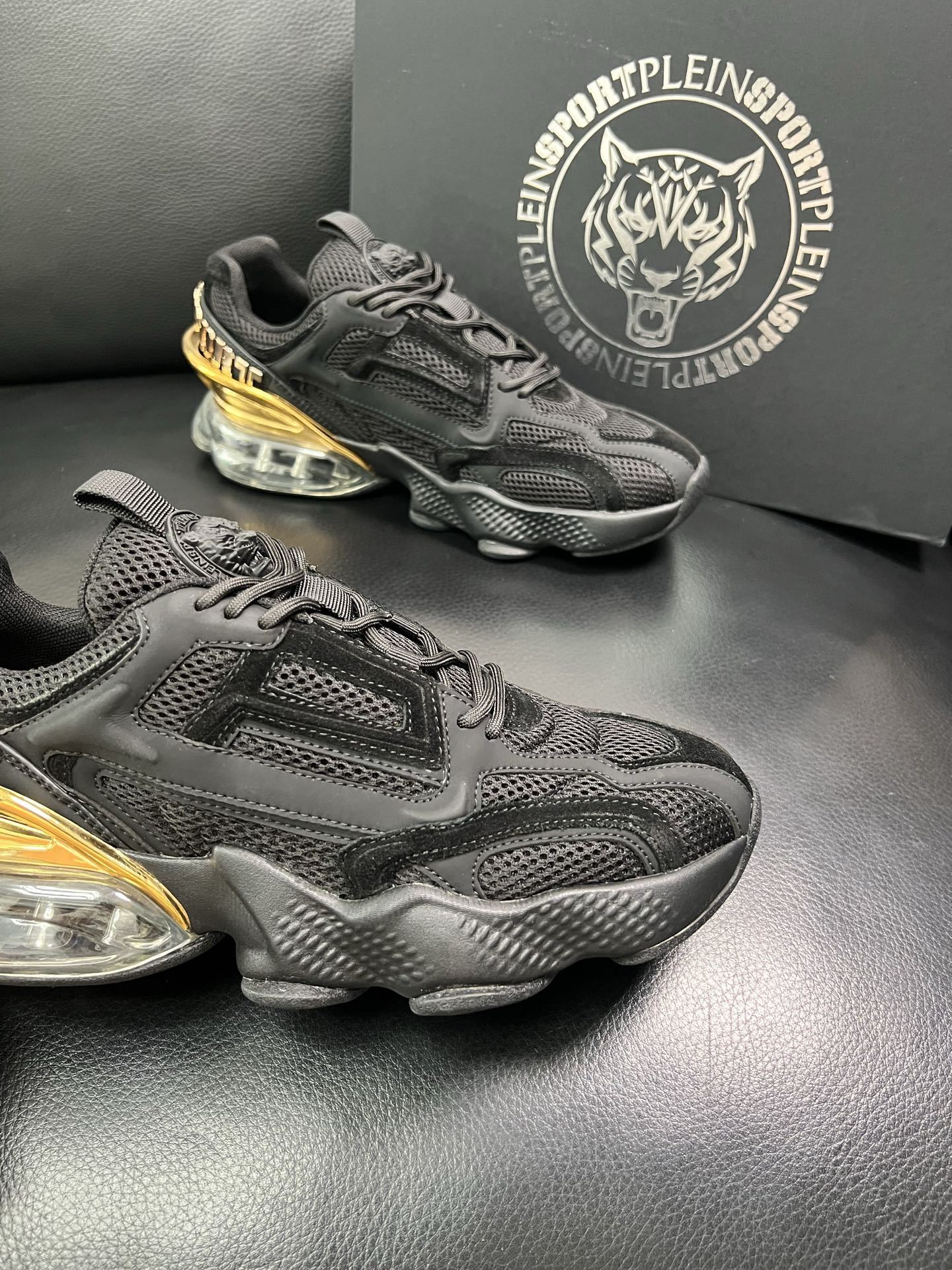 PHILIPP PLEIN 顶级代购 菲利普PP 新品专柜同步原厂配置，意大利进口牛皮搭配网布面料，全鞋